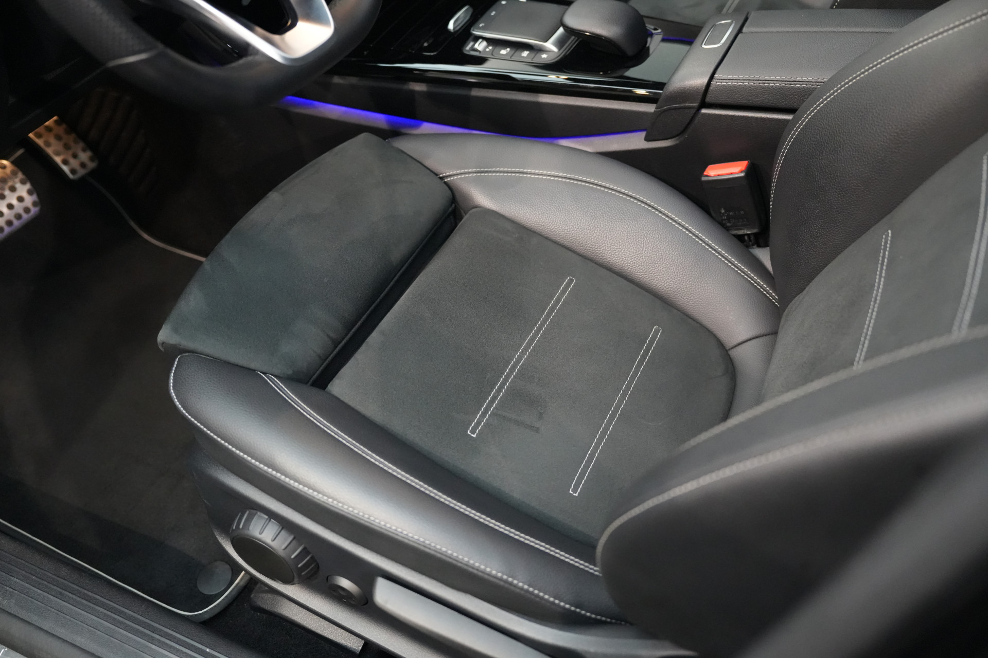 Mercedes-Benz A-Klasse 250 e AMG 47660897-38.jpg | Autocenter Oss