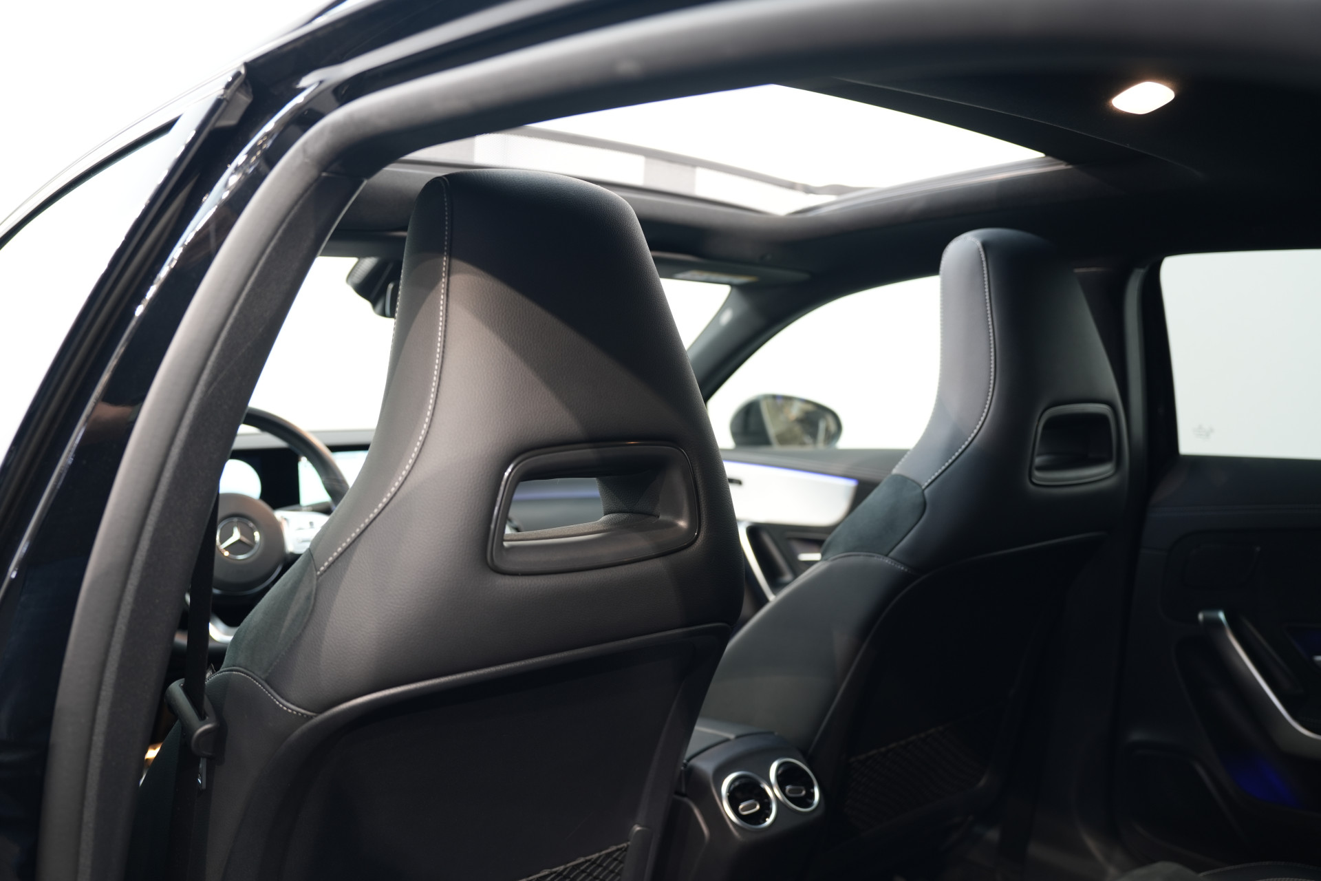 Mercedes-Benz A-Klasse 250 e AMG 47660897-39.jpg | Autocenter Oss