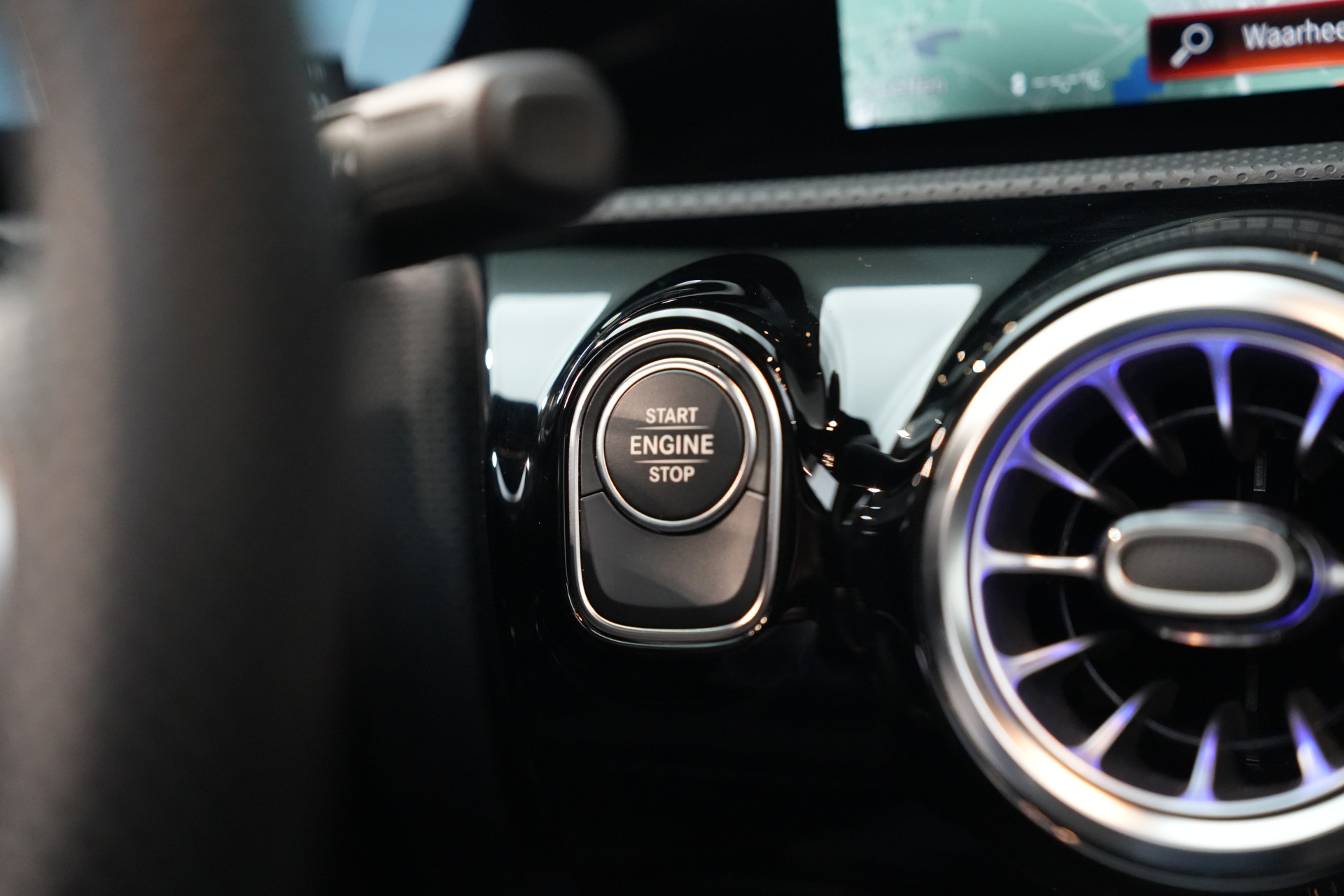 Mercedes-Benz A-Klasse 250 e AMG 47660897-44.jpg | Autocenter Oss