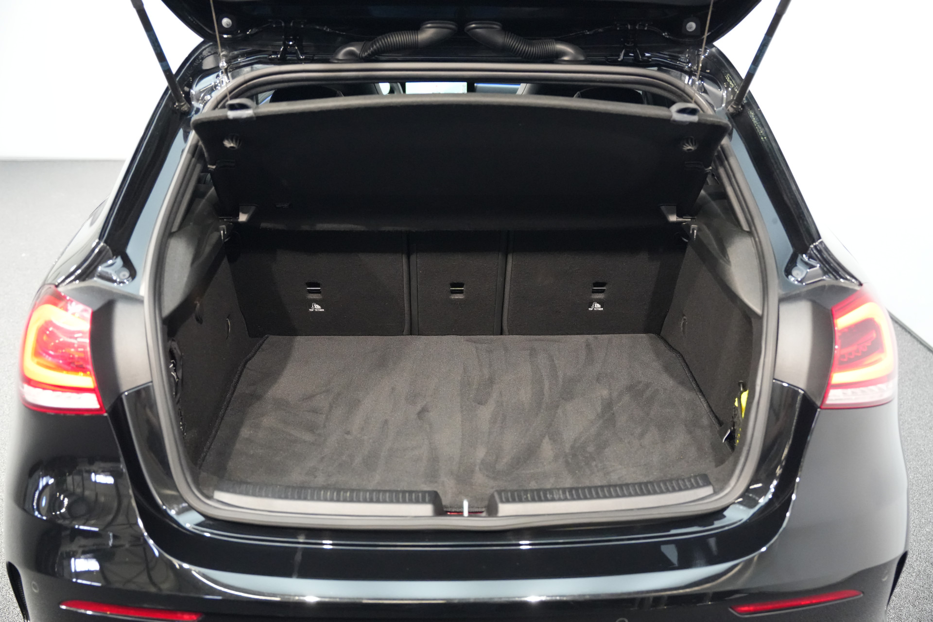 Mercedes-Benz A-Klasse 250 e AMG 47660897-9.jpg | Autocenter Oss