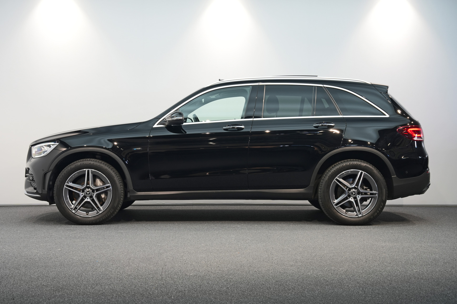 Mercedes-Benz GLC 300e 4MATIC AMG 47737976-1.jpg | Autocenter Oss