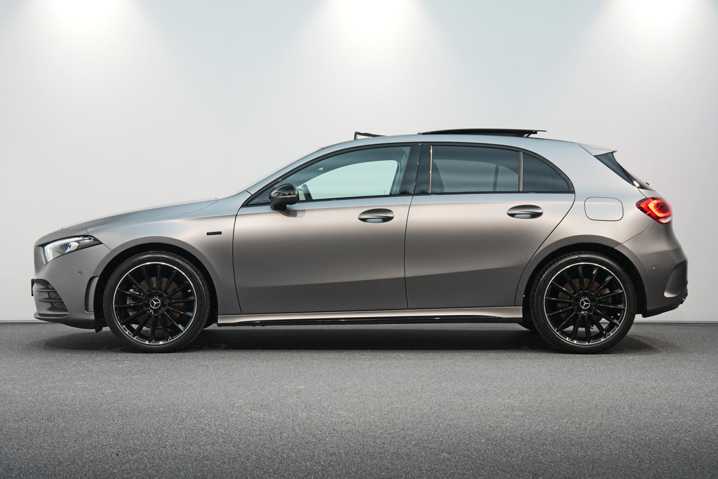 Mercedes-Benz A-Klasse 250 e AMG MAGNO MAT 47737977-1.jpg | Autocenter Oss