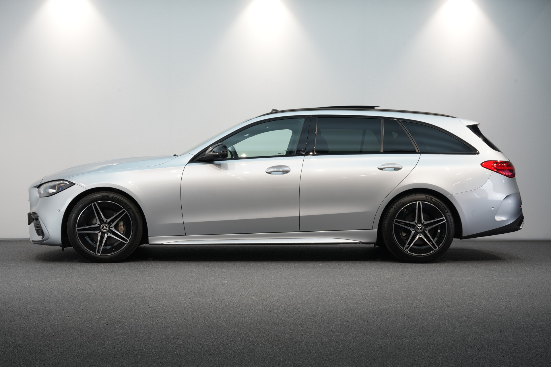 Mercedes-Benz C-Klasse Estate 200 AMG 47942078-2.jpg | Autocenter Oss