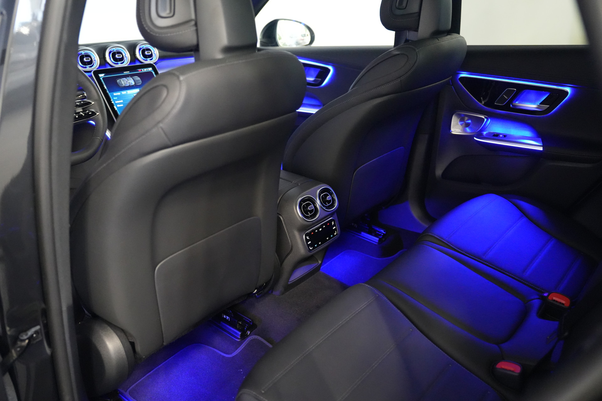 Mercedes-Benz GLC 300e 4MATIC AMG Premium+ 48517843-16.jpg | Autocenter Oss