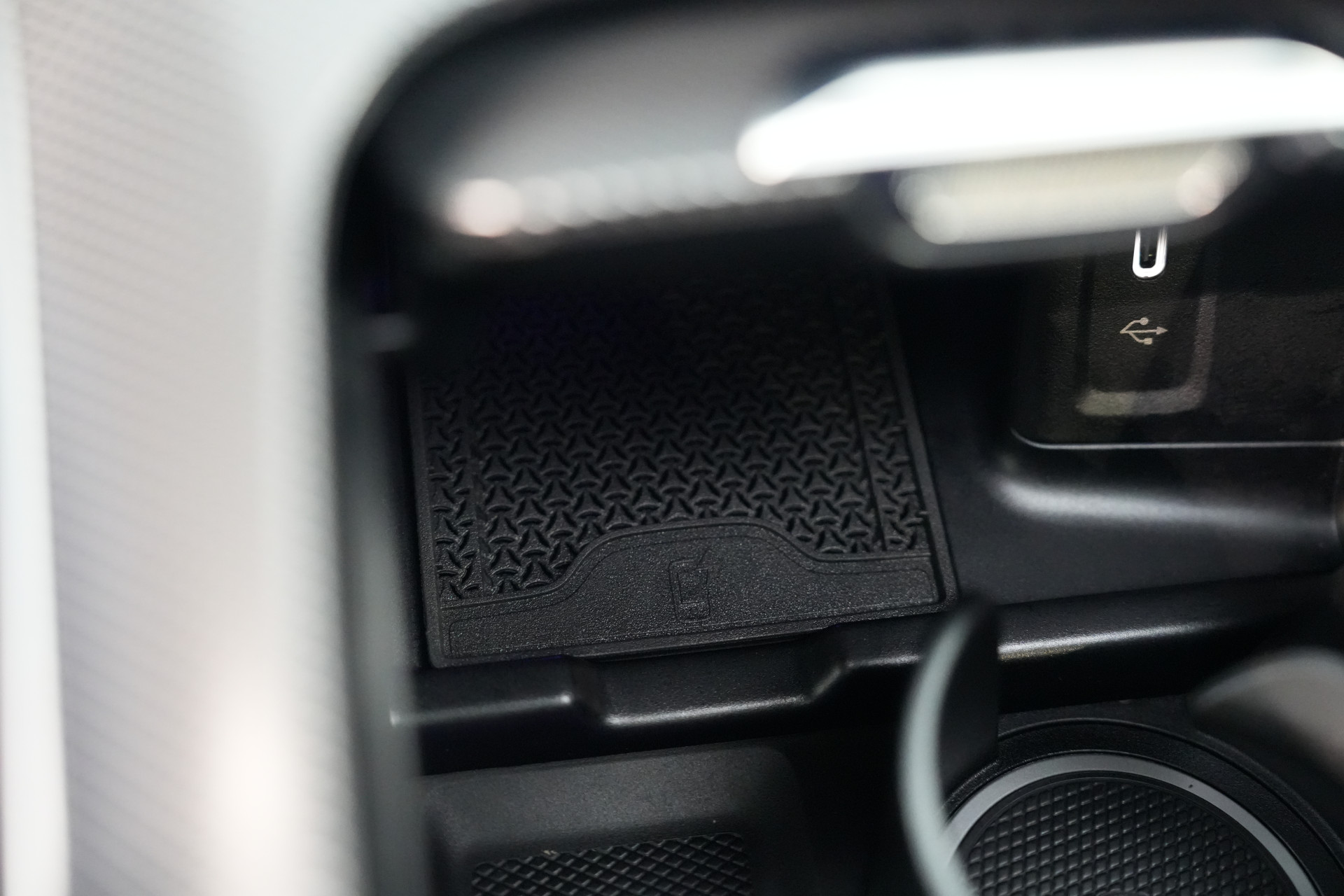 Mercedes-Benz GLC 300e 4MATIC AMG Premium+ 48517843-37.jpg | Autocenter Oss