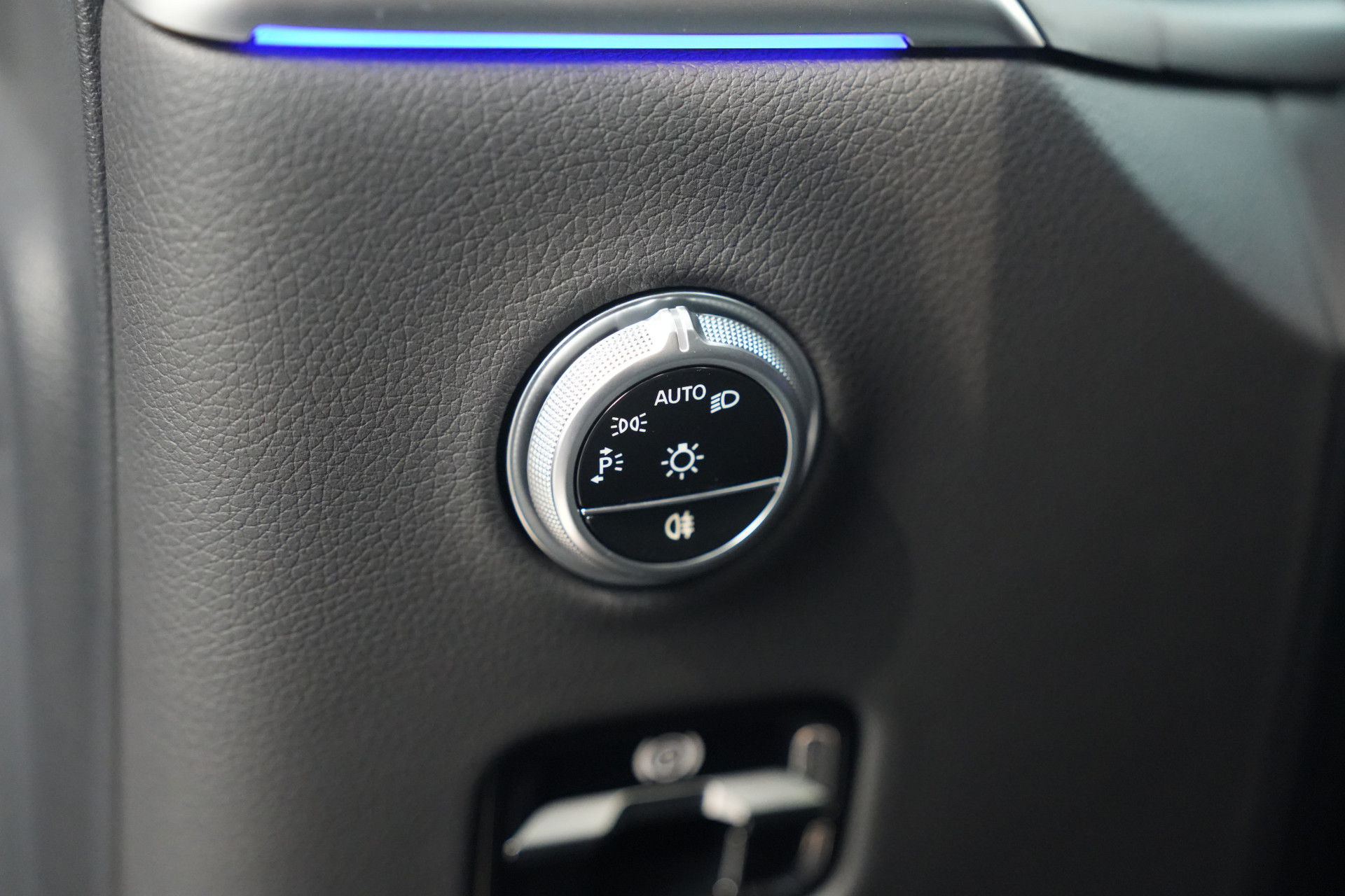 Mercedes-Benz GLC 300e 4MATIC AMG Premium+ 48517843-44.jpg | Autocenter Oss