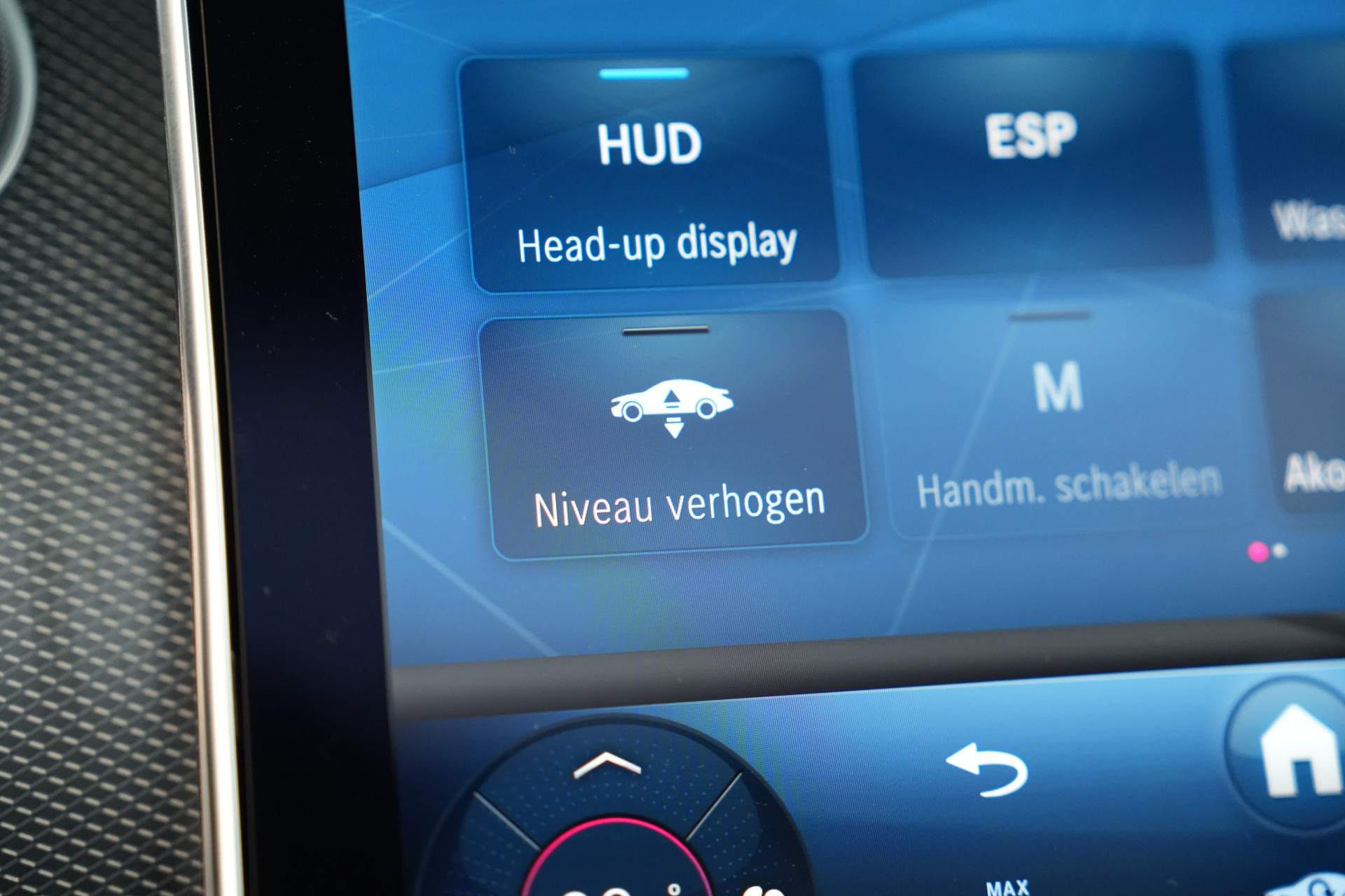 Mercedes-Benz GLC 300e 4MATIC AMG Premium+ 48517843-51.jpg | Autocenter Oss