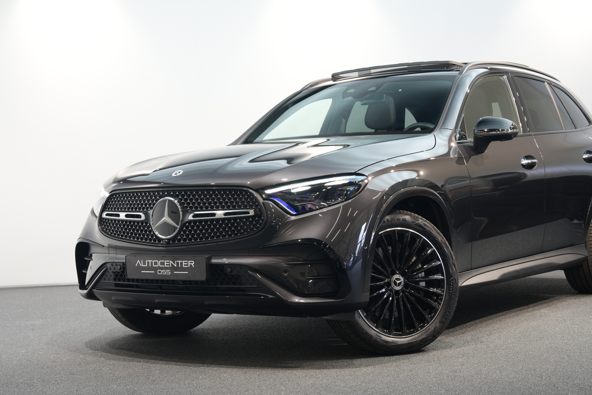 Mercedes-Benz GLC 300e 4MATIC AMG Premium+ 48517843-53.jpg | Autocenter Oss