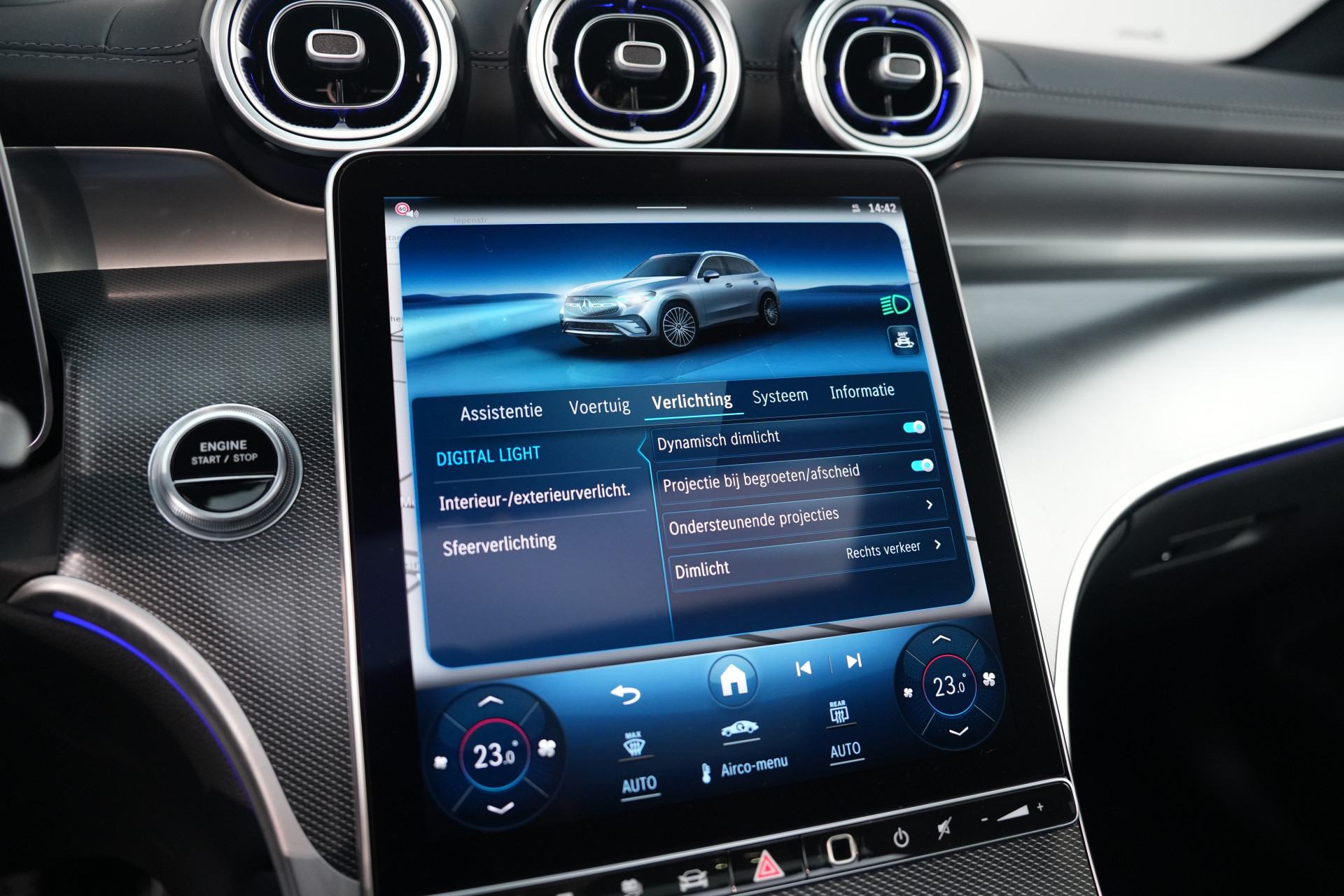 Mercedes-Benz GLC 300e 4MATIC AMG Premium+ 48517843-64.jpg | Autocenter Oss