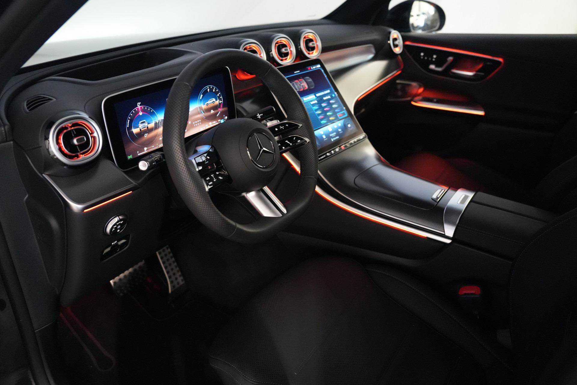 Mercedes-Benz GLC 300e 4MATIC AMG Premium+ 48517843-83.jpg | Autocenter Oss