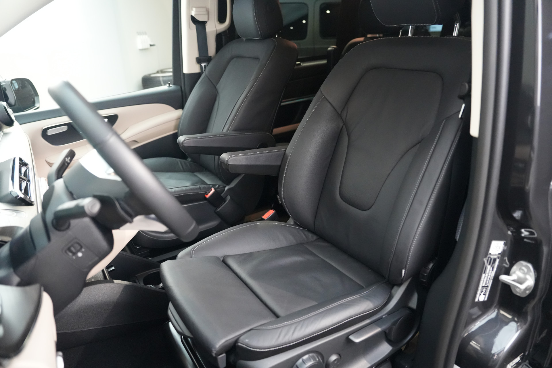 Mercedes-Benz  Marco Polo V300 4MATIC AMG 48523716-14.jpg | Autocenter Oss