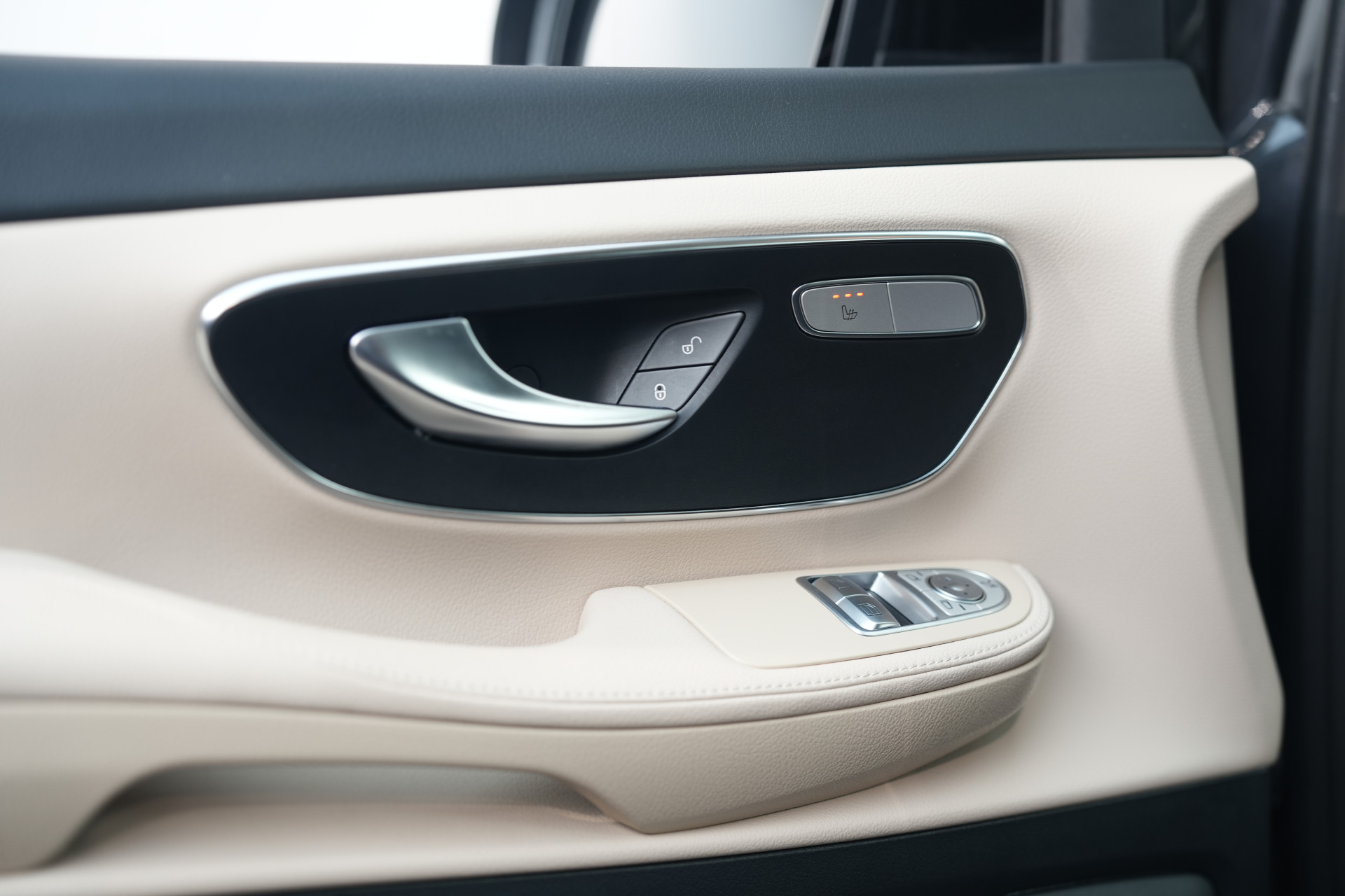 Mercedes-Benz  Marco Polo V300 4MATIC AMG 48523716-36.jpg | Autocenter Oss