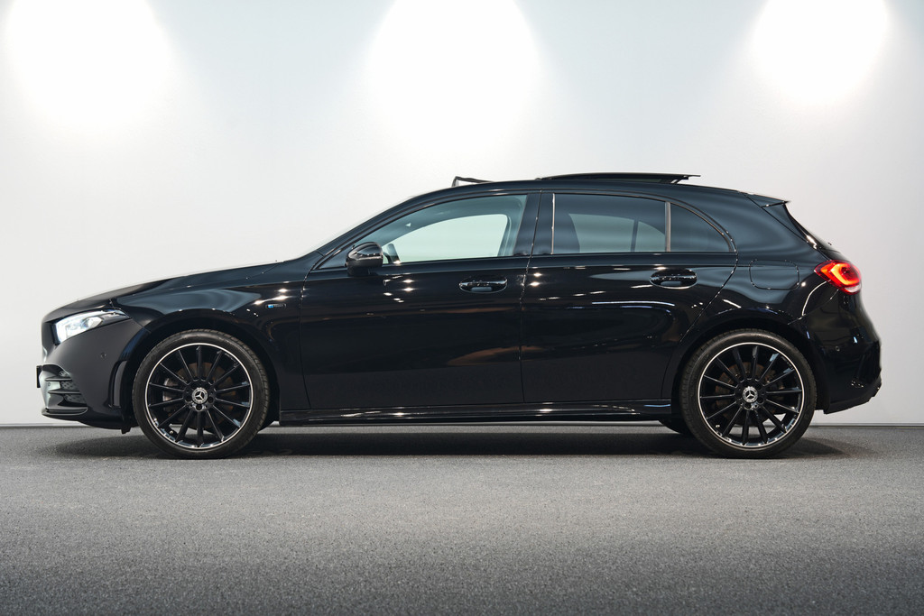 Mercedes-Benz A-Klasse 250 e AMG 48655097-1.jpg | Autocenter Oss