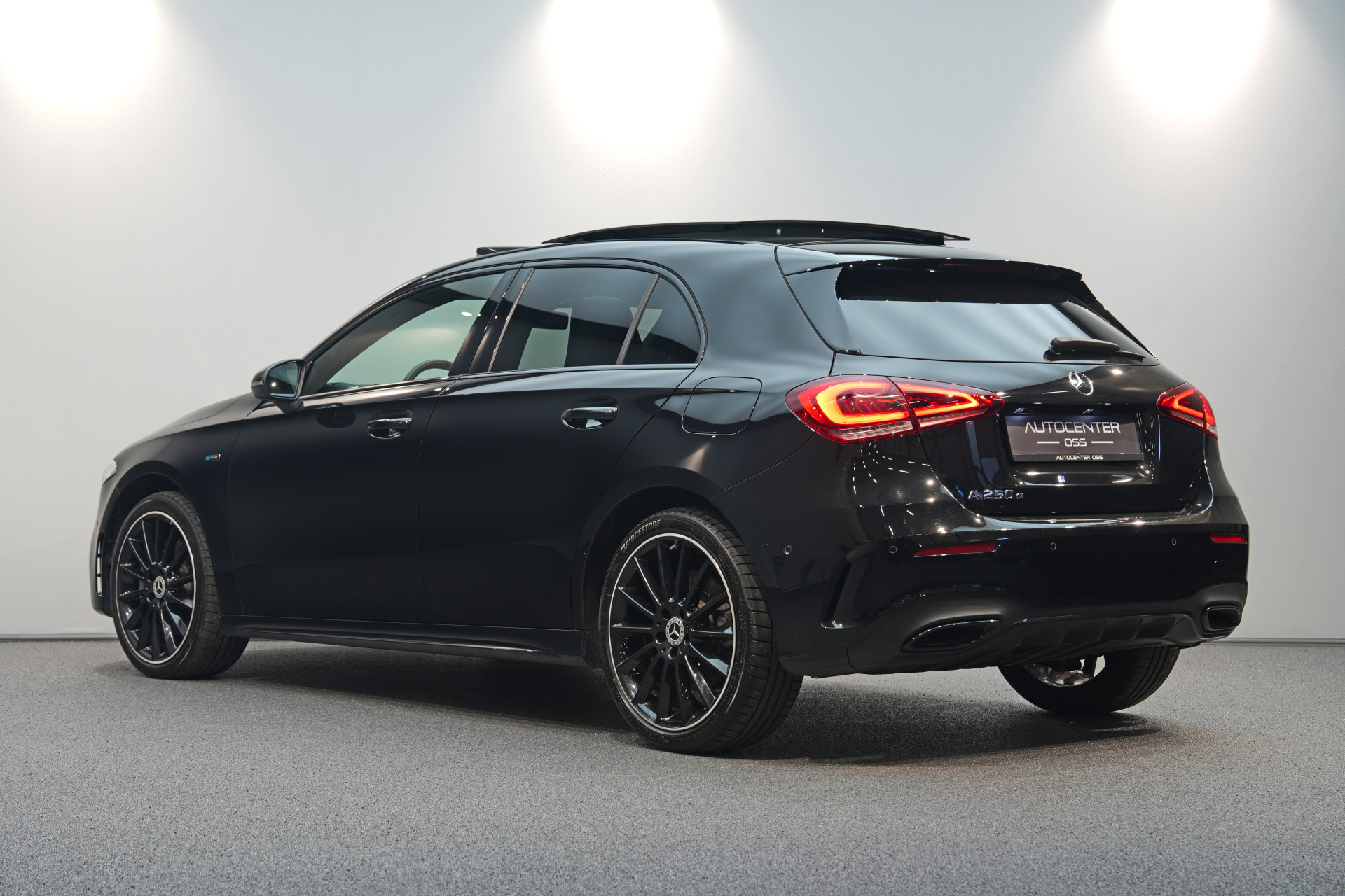 Mercedes-Benz A-Klasse 250 e AMG 48655097-38.jpg | Autocenter Oss