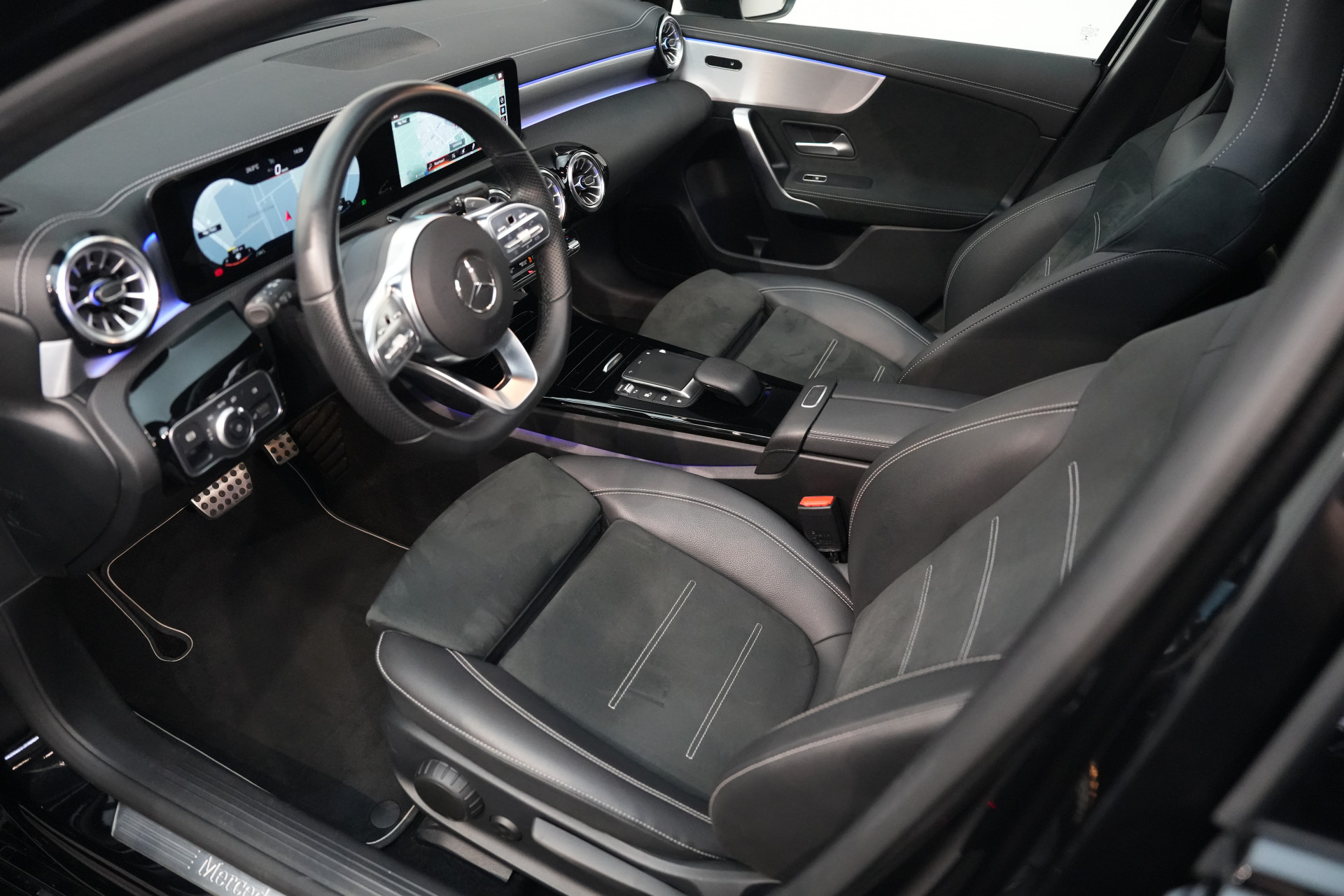 Mercedes-Benz A-Klasse 250 e AMG 48655097-6.jpg | Autocenter Oss