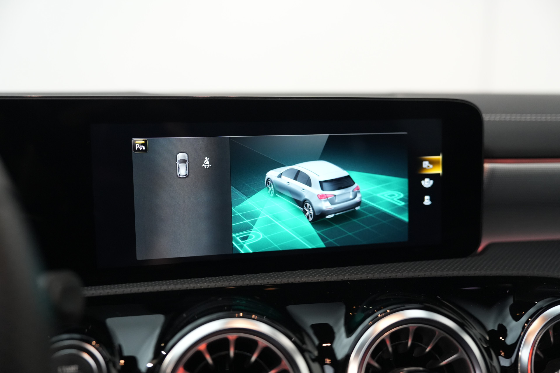 Mercedes-Benz A-Klasse 250 e AMG 48655097-62.jpg | Autocenter Oss