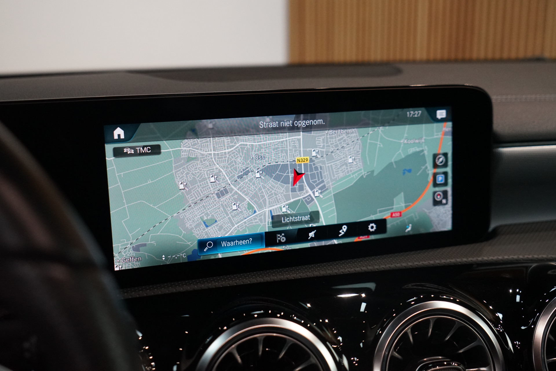 Mercedes-Benz A-Klasse 250 e AMG 48655378-21.jpg | Autocenter Oss