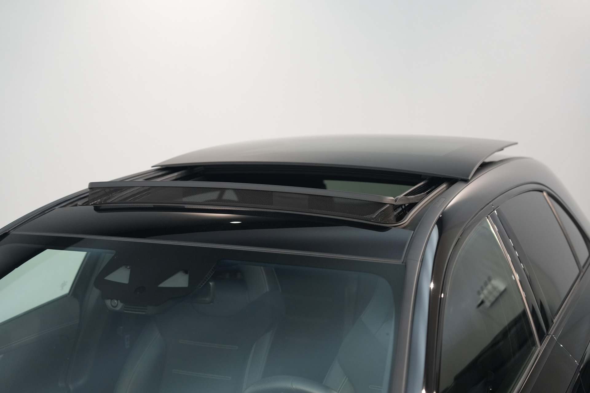 Mercedes-Benz A-Klasse 250 e AMG 48655378-3.jpg | Autocenter Oss