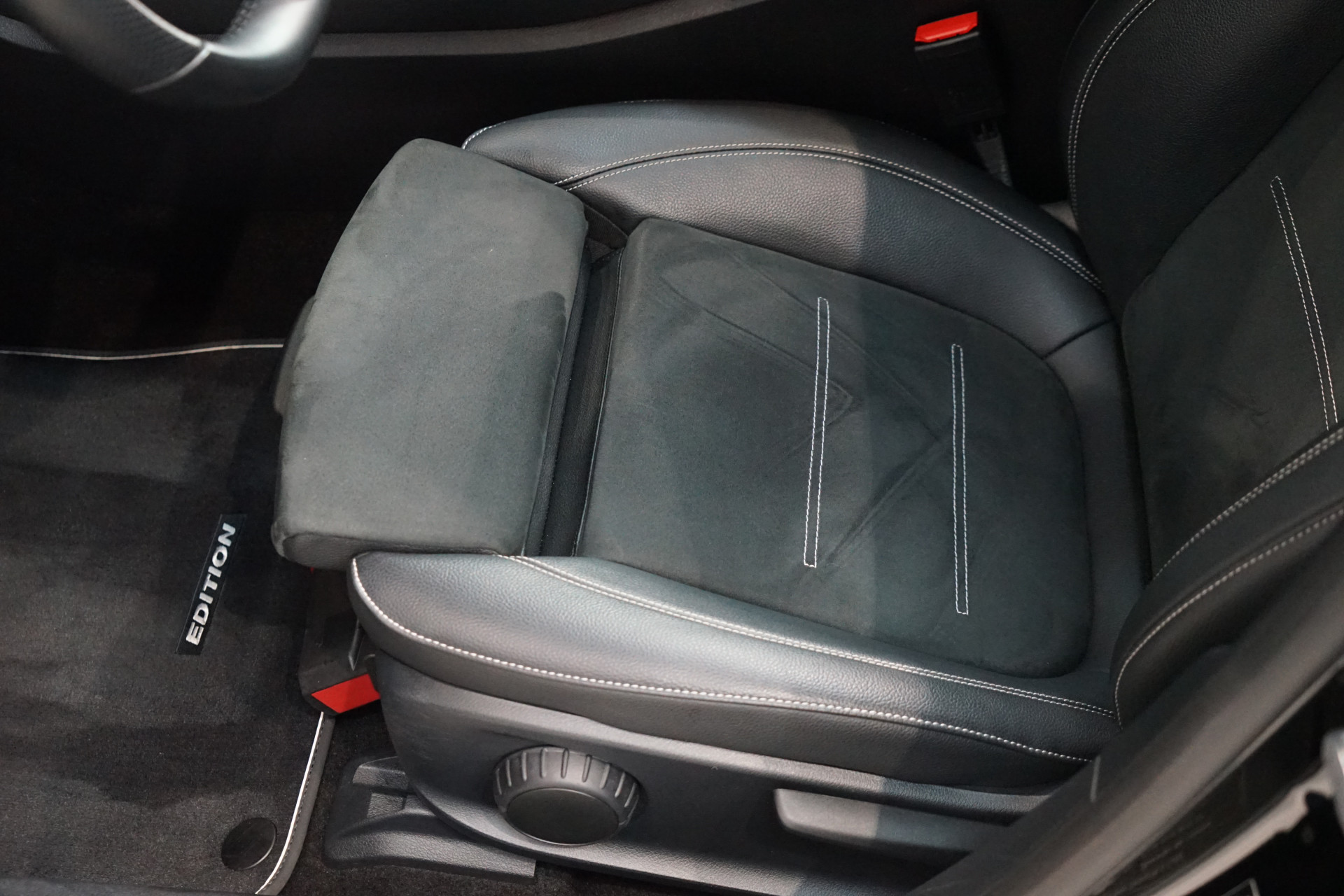 Mercedes-Benz A-Klasse 250 e AMG 48655378-34.jpg | Autocenter Oss