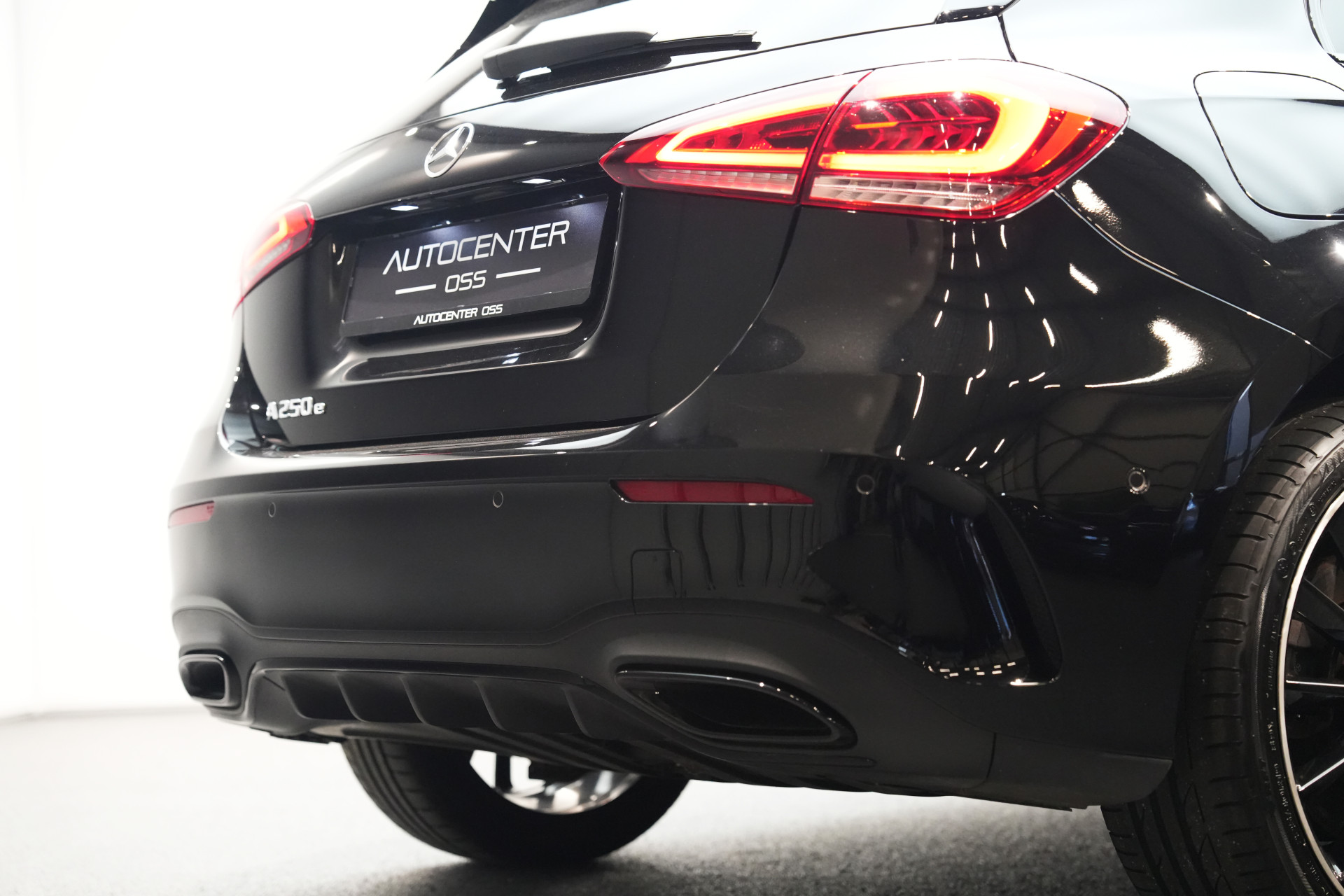 Mercedes-Benz A-Klasse 250 e AMG 48655378-37.jpg | Autocenter Oss