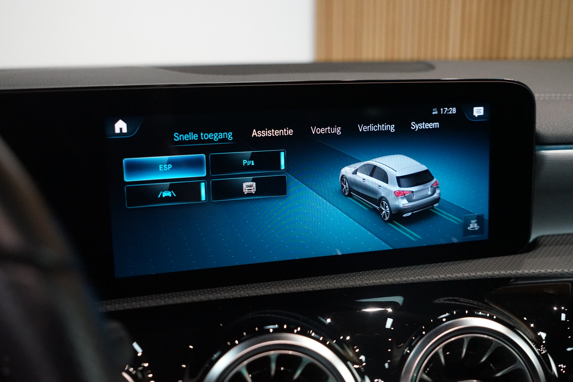 Mercedes-Benz A-Klasse 250 e AMG 48655378-59.jpg | Autocenter Oss