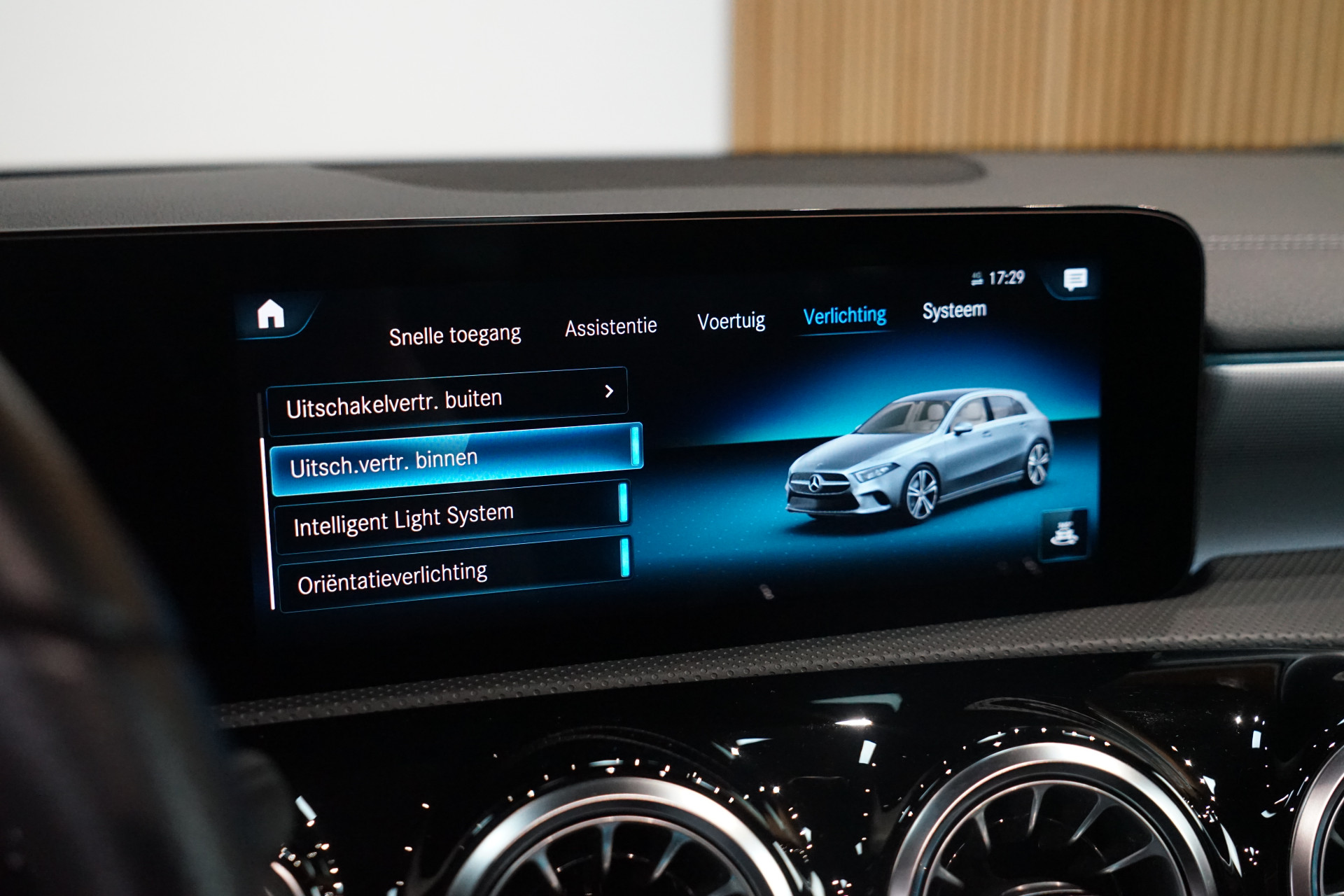 Mercedes-Benz A-Klasse 250 e AMG 48655378-64.jpg | Autocenter Oss