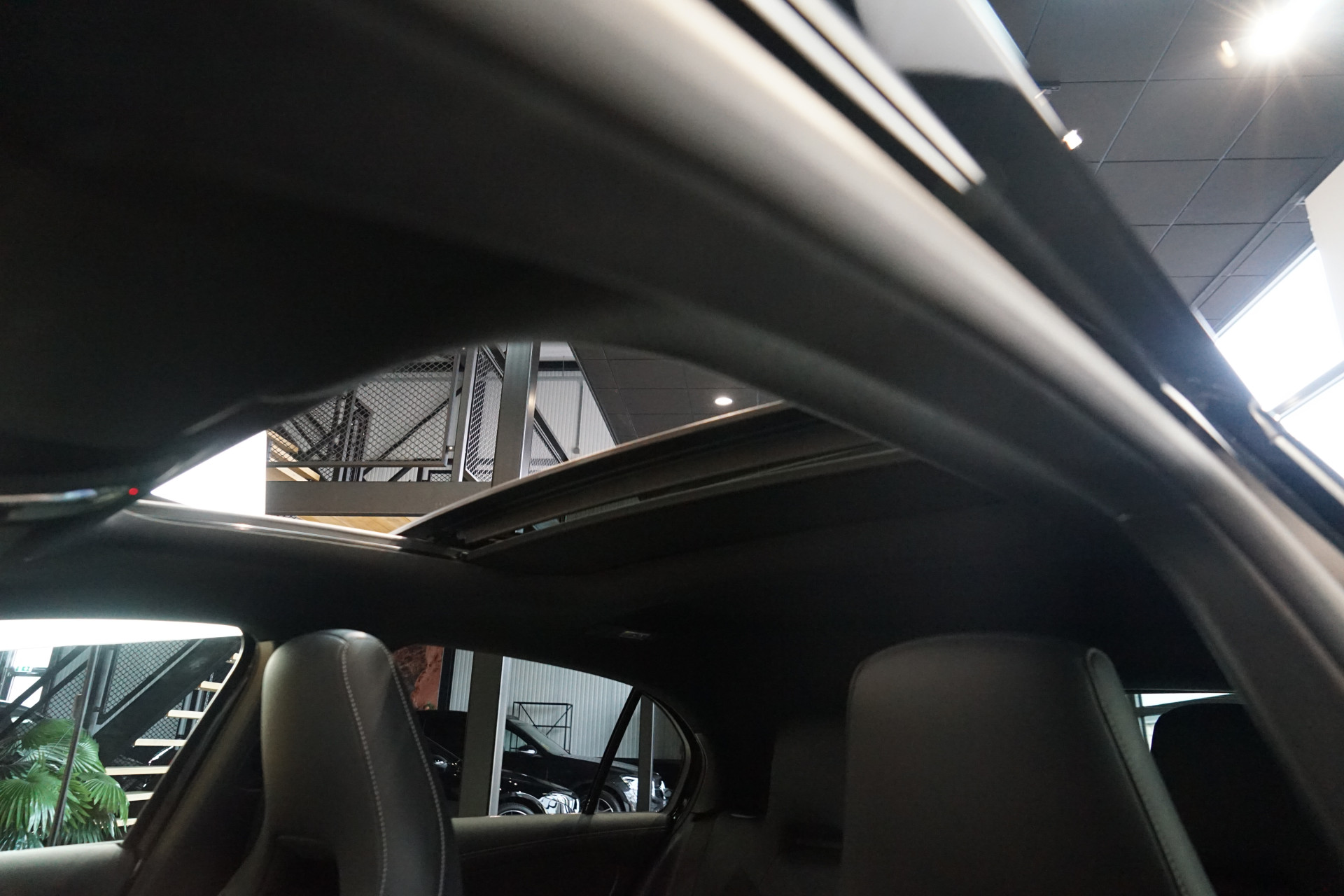 Mercedes-Benz A-Klasse 250 e AMG 48655378-67.jpg | Autocenter Oss