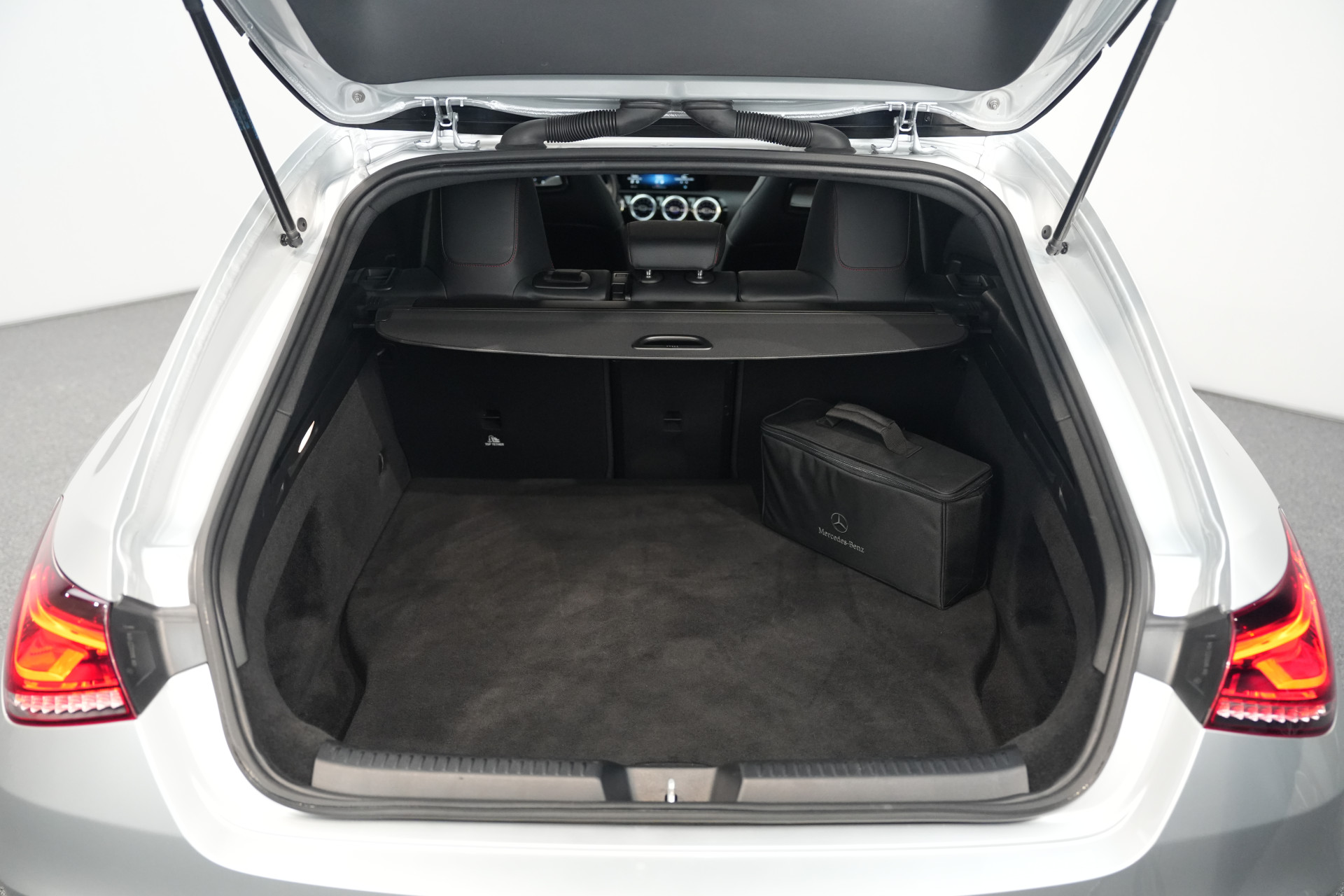 Mercedes-Benz CLA-Klasse Shooting Brake 250 e AMG 48841225-14.jpg | Autocenter Oss