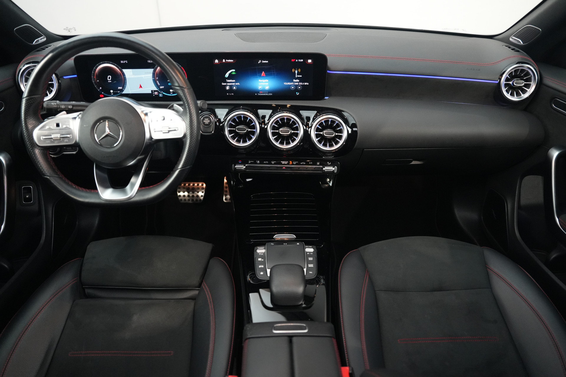 Mercedes-Benz CLA-Klasse Shooting Brake 250 e AMG 48841225-2.jpg | Autocenter Oss