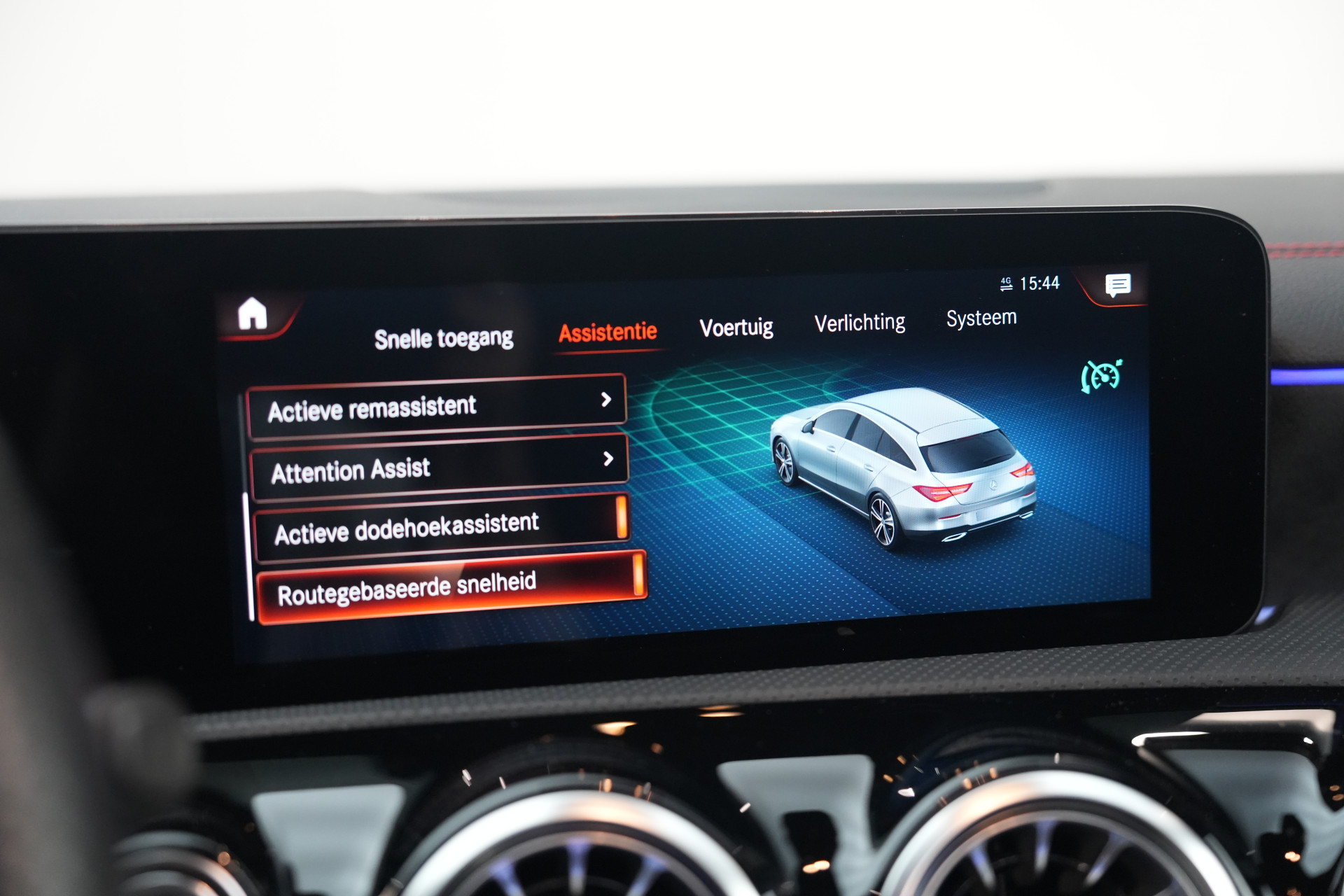 Mercedes-Benz CLA-Klasse Shooting Brake 250 e AMG 48841225-46.jpg | Autocenter Oss