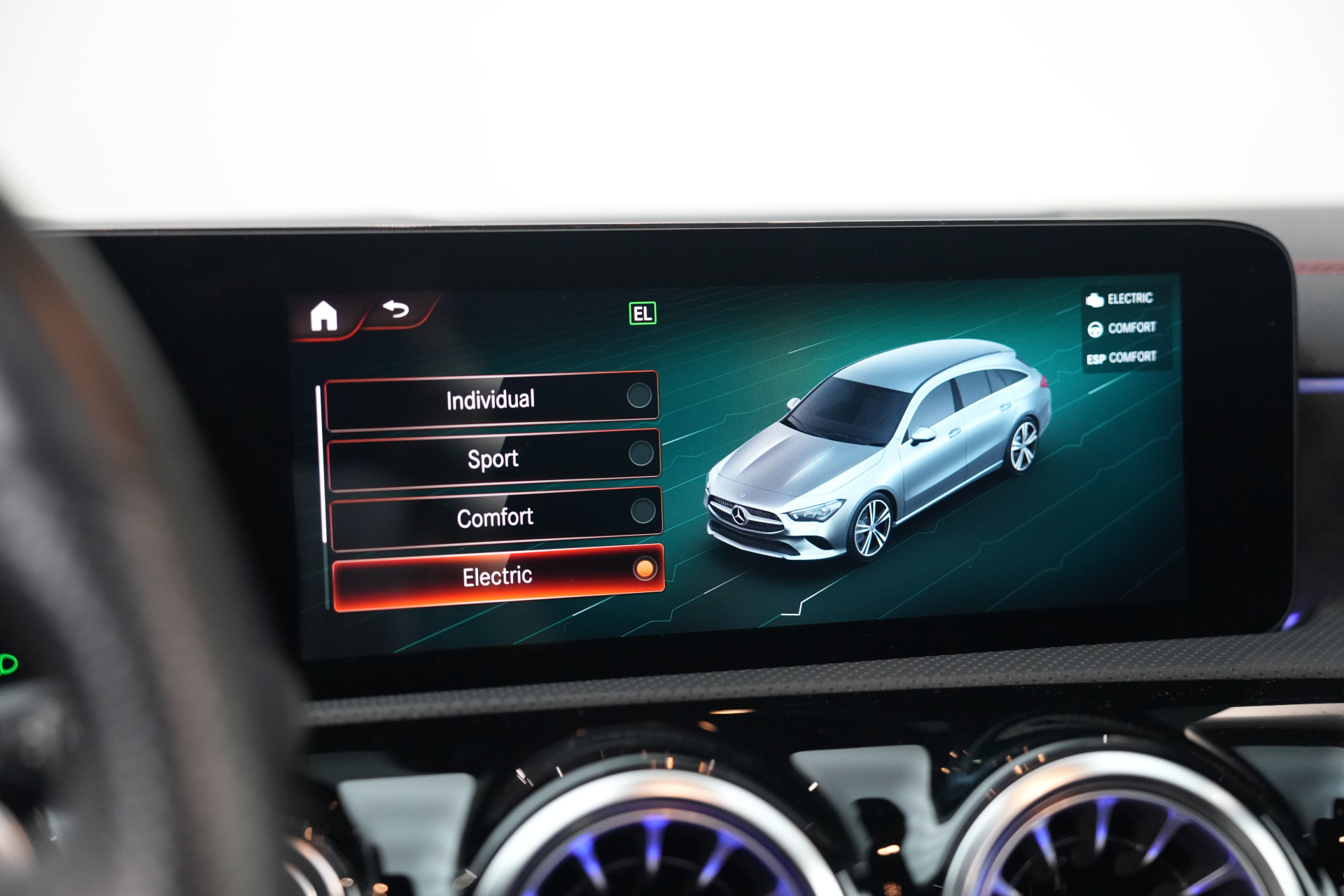 Mercedes-Benz CLA-Klasse Shooting Brake 250 e AMG 48841225-49.jpg | Autocenter Oss