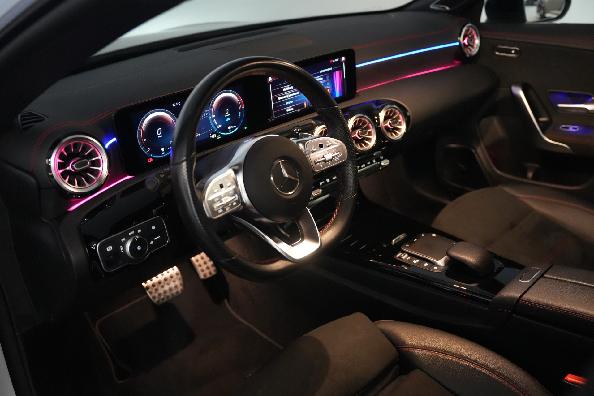 Mercedes-Benz CLA-Klasse Shooting Brake 250 e AMG 48841225-55.jpg | Autocenter Oss