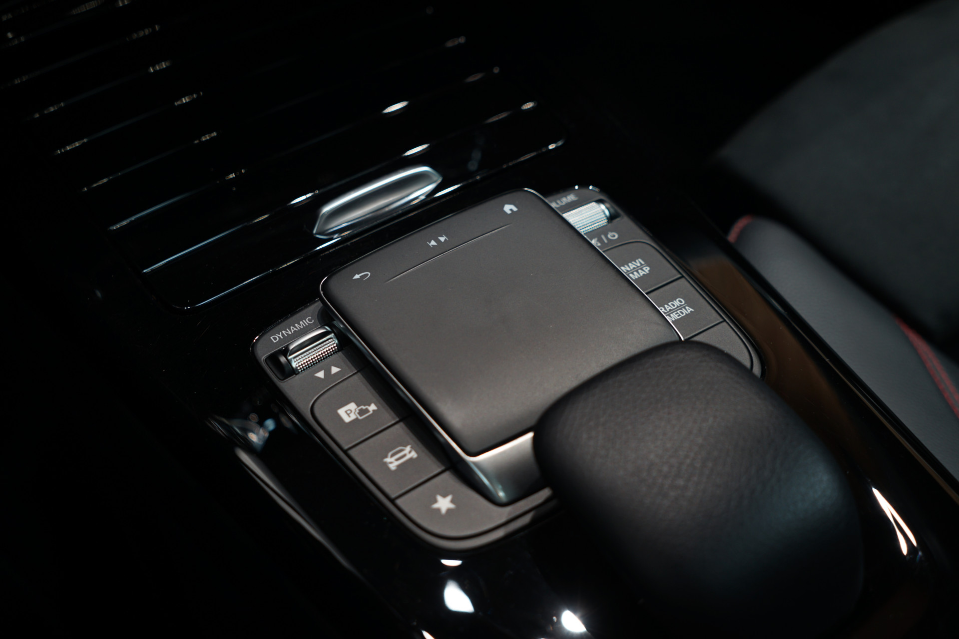 Mercedes-Benz CLA-Klasse Shooting Brake 250 e AMG 48841225-57.jpg | Autocenter Oss