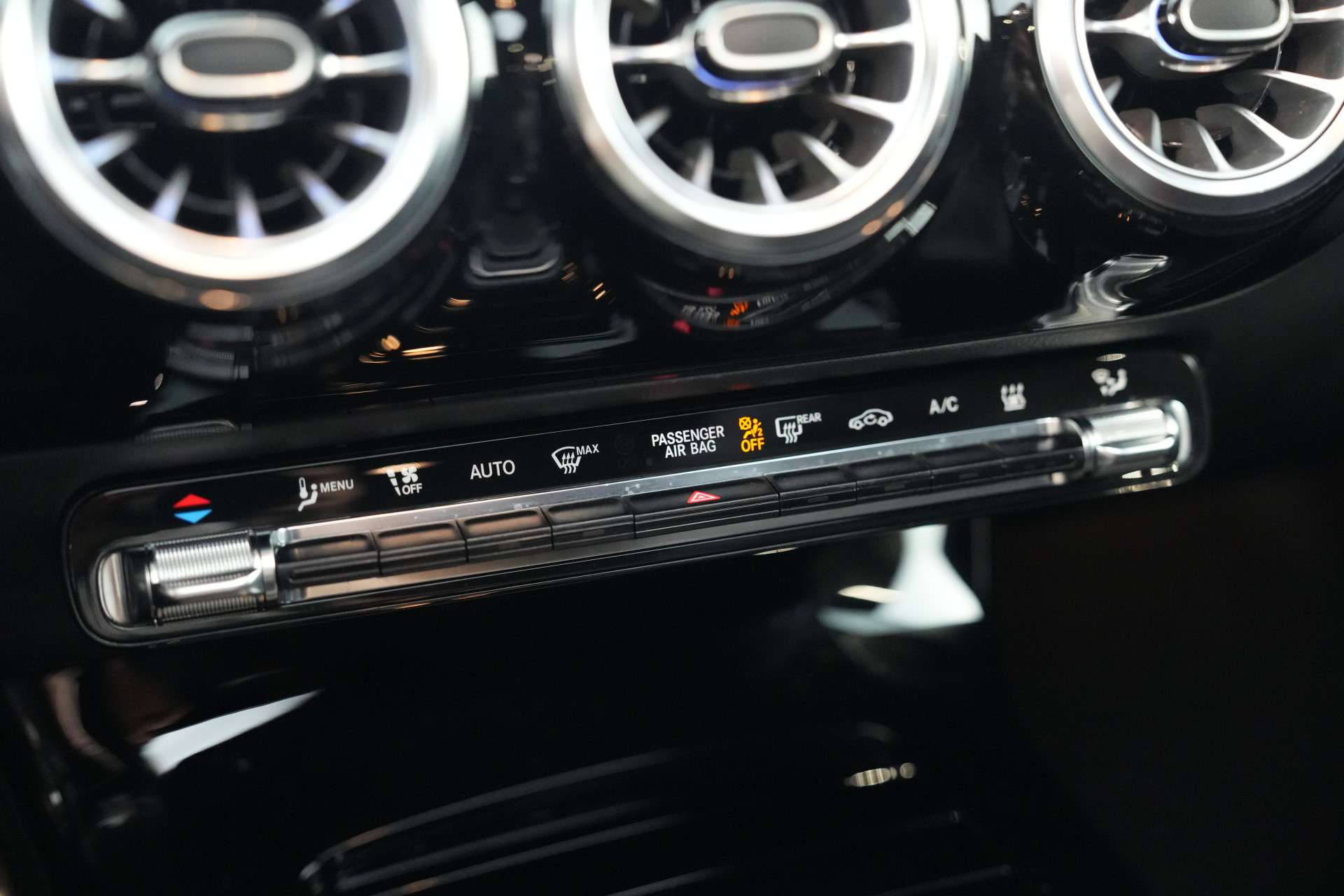 Mercedes-Benz CLA-Klasse Shooting Brake 250 e AMG 48841225-58.jpg | Autocenter Oss