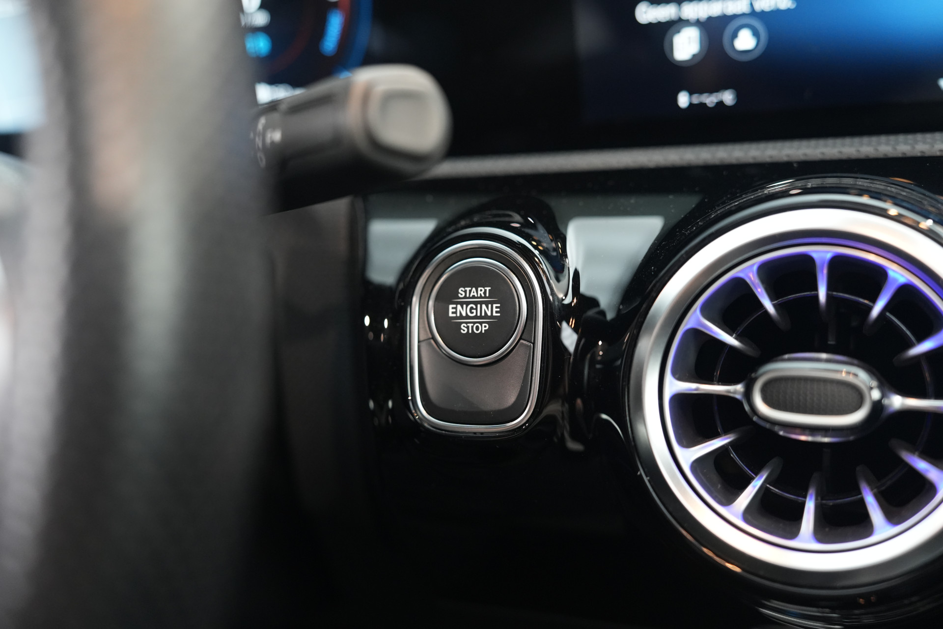 Mercedes-Benz CLA-Klasse Shooting Brake 250 e AMG 48841225-60.jpg | Autocenter Oss