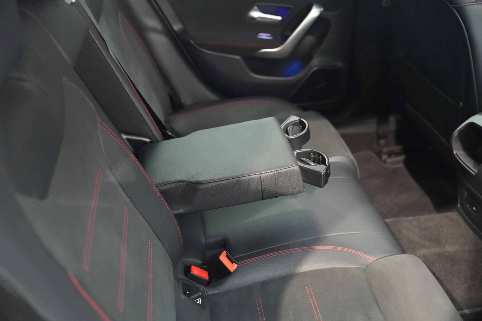 Mercedes-Benz CLA-Klasse Shooting Brake 250 e AMG 48841225-61.jpg | Autocenter Oss