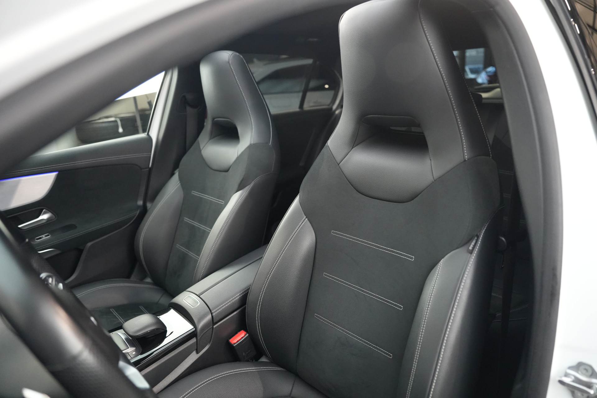 Mercedes-Benz A-Klasse 250 e AMG 48841231-13.jpg | Autocenter Oss