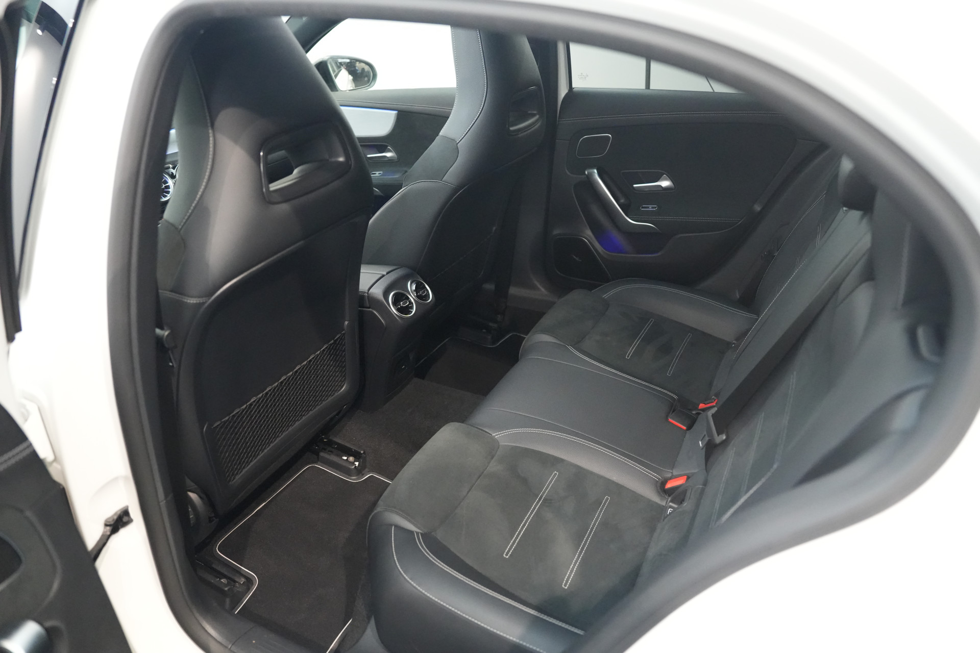 Mercedes-Benz A-Klasse 250 e AMG 48841231-14.jpg | Autocenter Oss