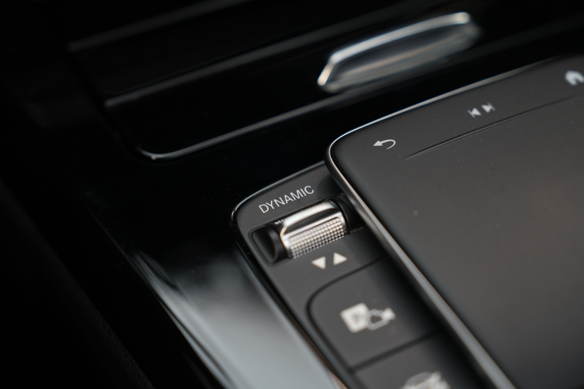 Mercedes-Benz A-Klasse 250 e AMG 48841231-20.jpg | Autocenter Oss