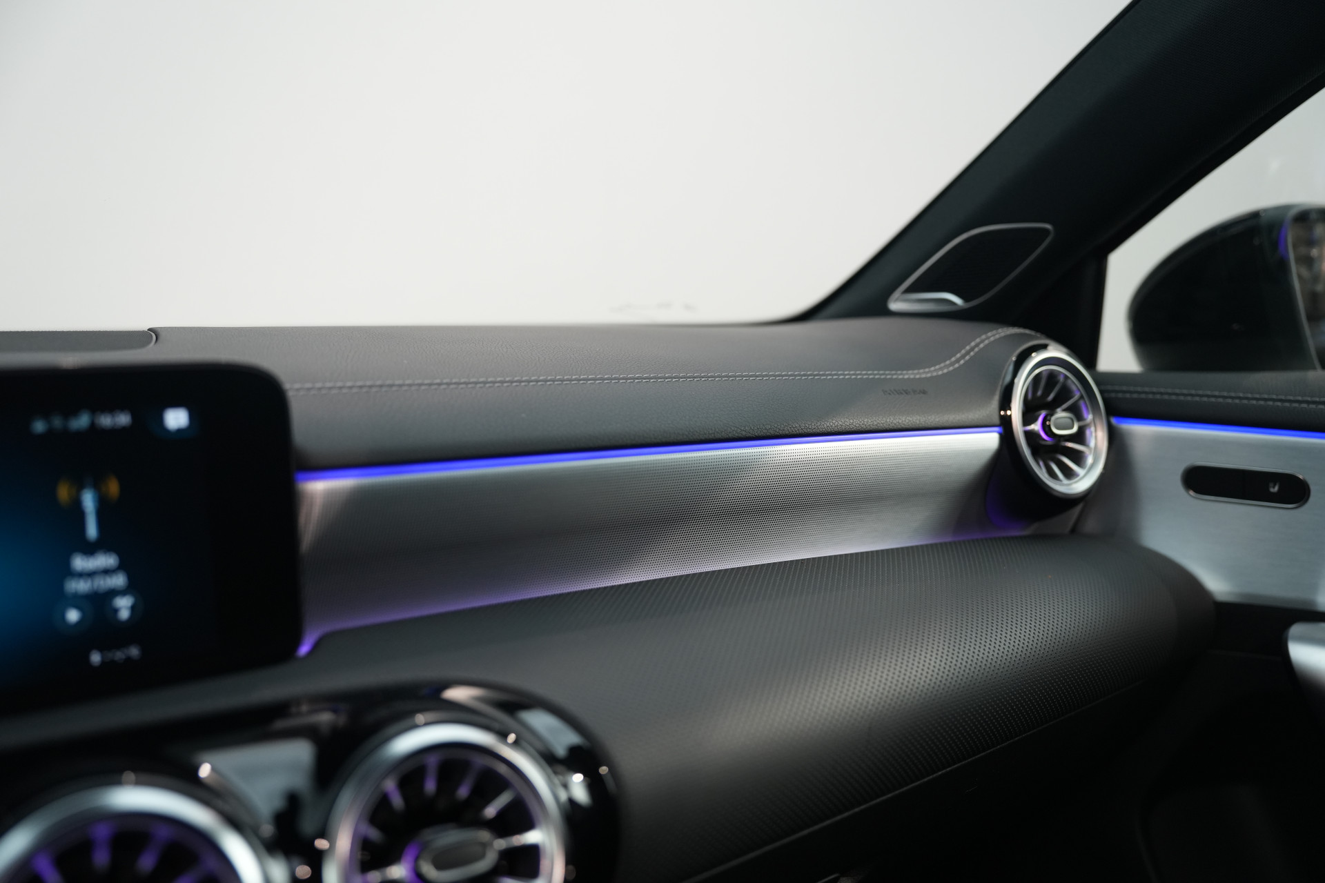 Mercedes-Benz A-Klasse 250 e AMG 48841231-39.jpg | Autocenter Oss