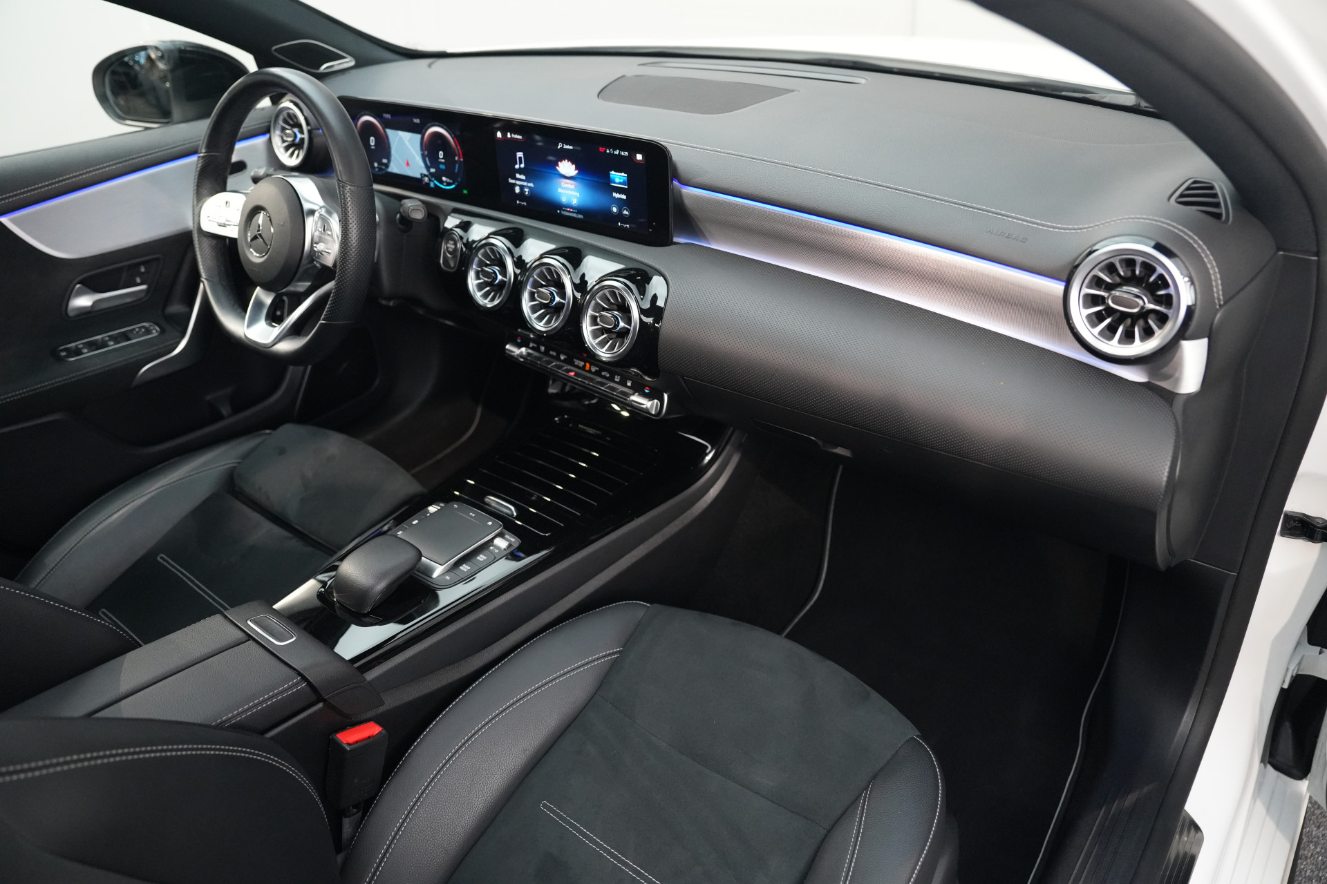 Mercedes-Benz A-Klasse 250 e AMG 48841231-46.jpg | Autocenter Oss