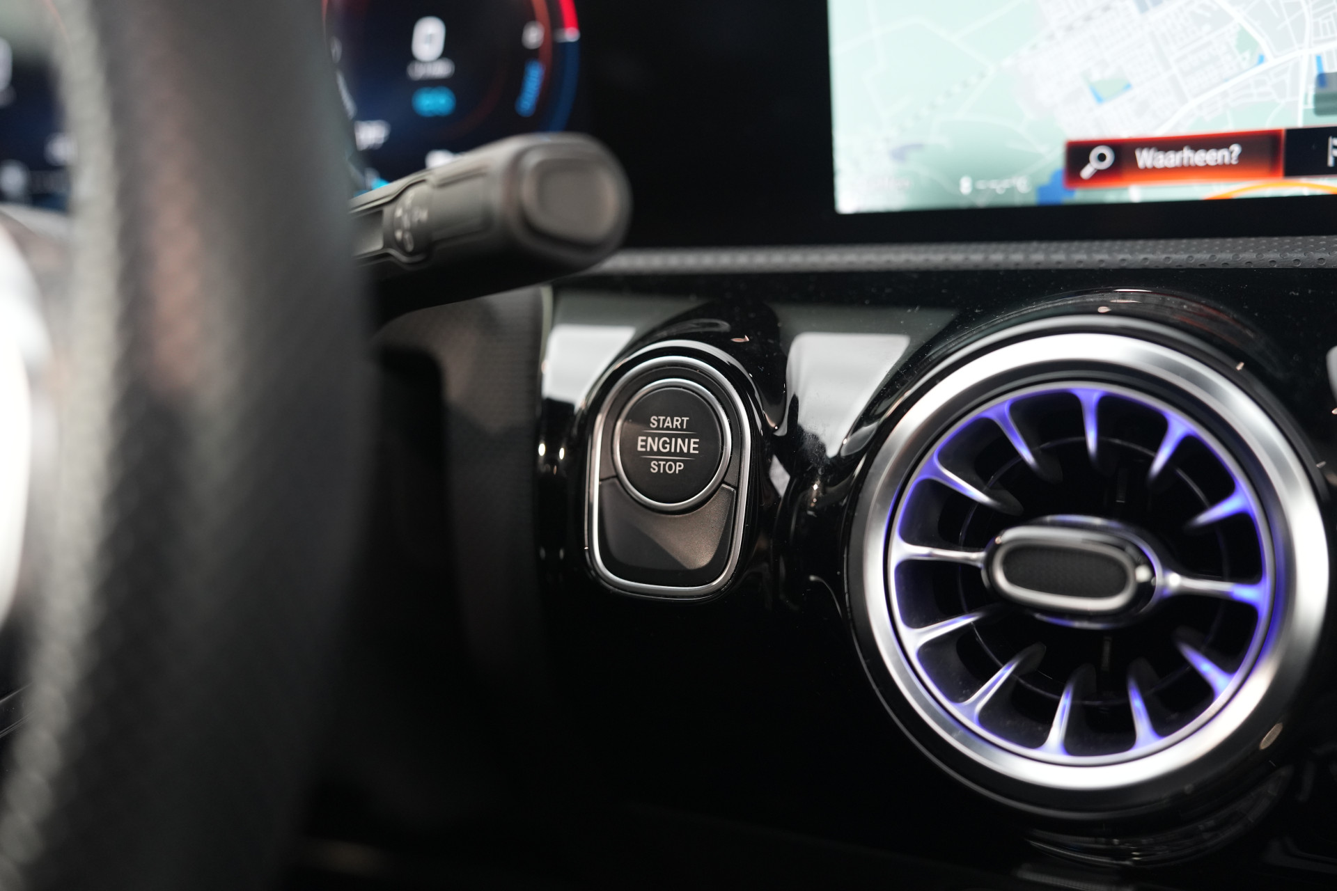 Mercedes-Benz A-Klasse 250 e AMG 48841231-50.jpg | Autocenter Oss