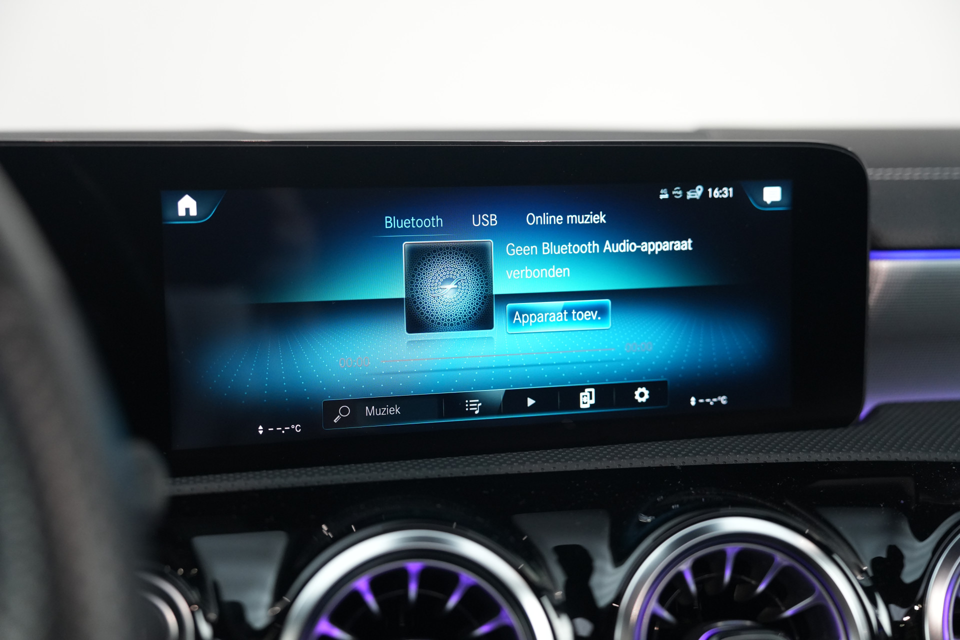 Mercedes-Benz A-Klasse 250 e AMG 48841231-55.jpg | Autocenter Oss