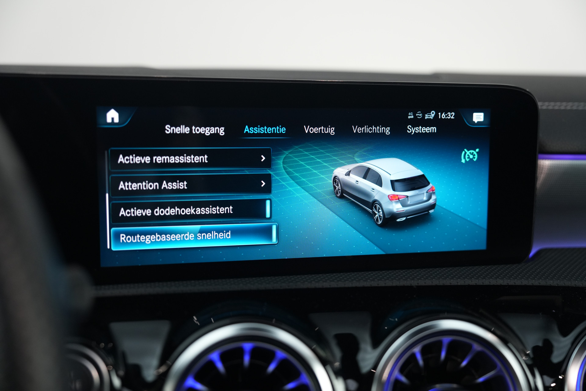 Mercedes-Benz A-Klasse 250 e AMG 48841231-61.jpg | Autocenter Oss