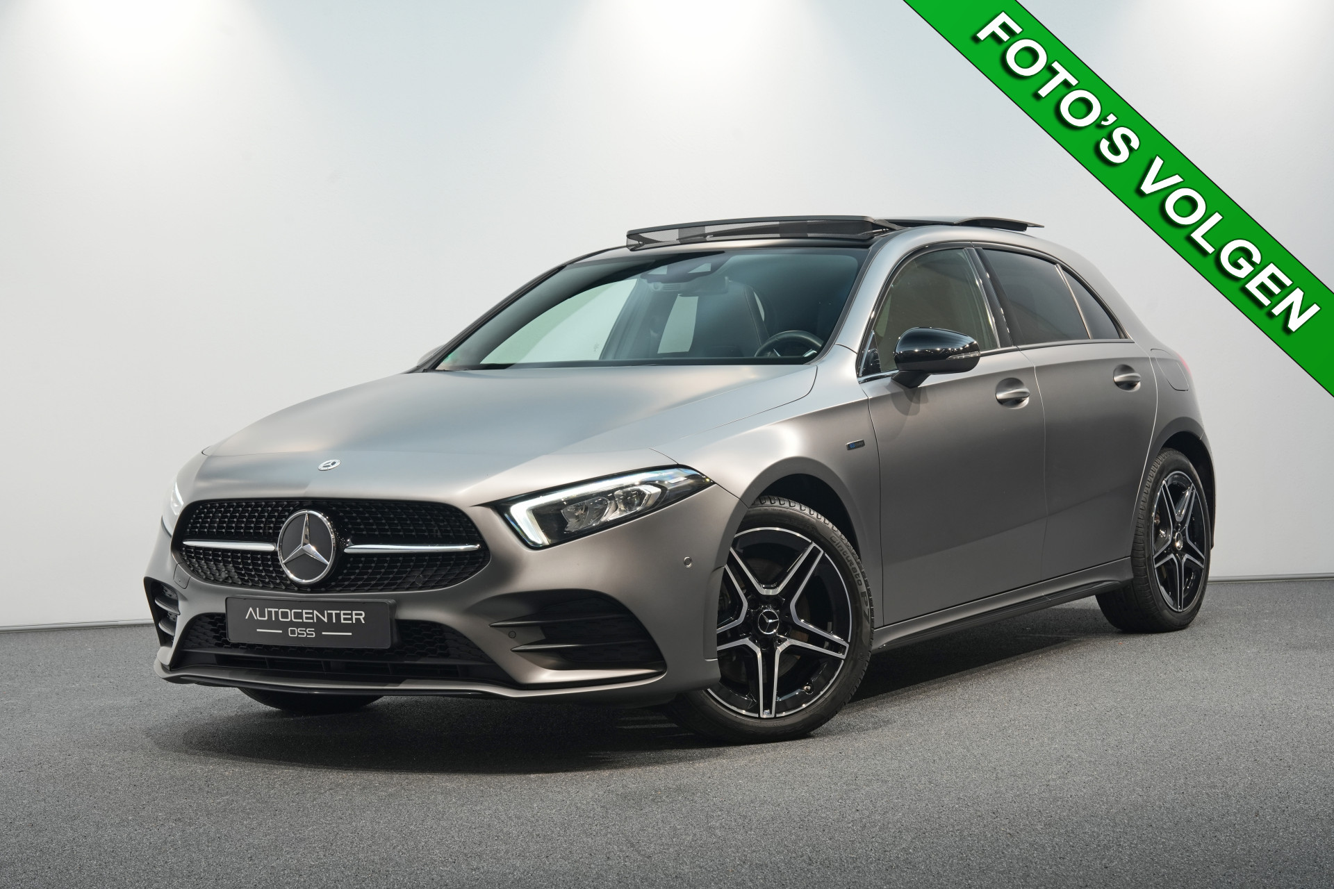 Mercedes-Benz A-Klasse 250 e AMG MAGNO MAT 49317247-0.jpg | Autocenter Oss