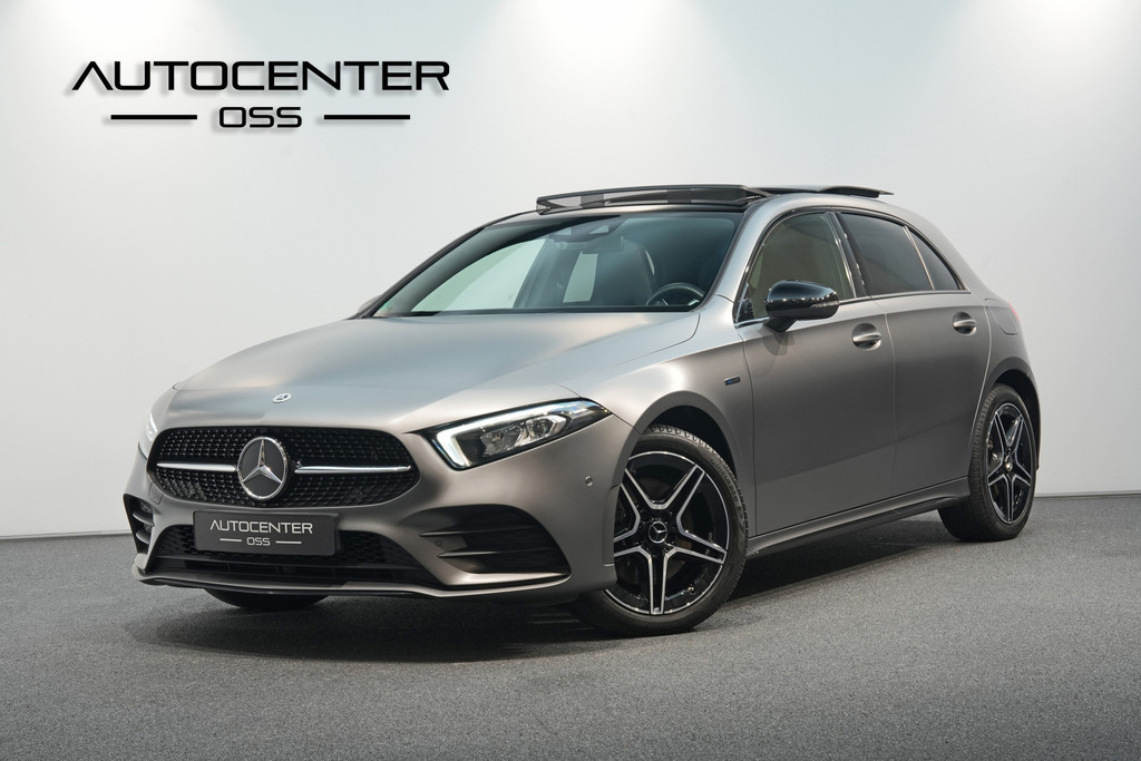 Mercedes-Benz A-Klasse 250 e AMG MAGNO MAT 49317318-0.jpg | Autocenter Oss