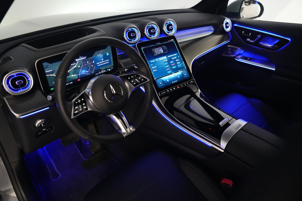 Mercedes-Benz GLC 300e 4MATIC Premium+ 50819855-2.jpg | Autocenter Oss