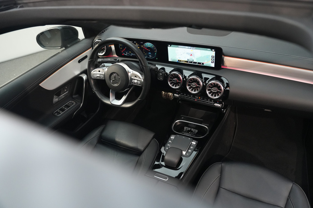 Mercedes-Benz A-Klasse 250 e Limousine AMG 51058524-2.jpg | Autocenter Oss