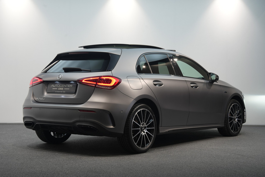 Mercedes-Benz A-Klasse 250 e AMG 51058525-1.jpg | Autocenter Oss