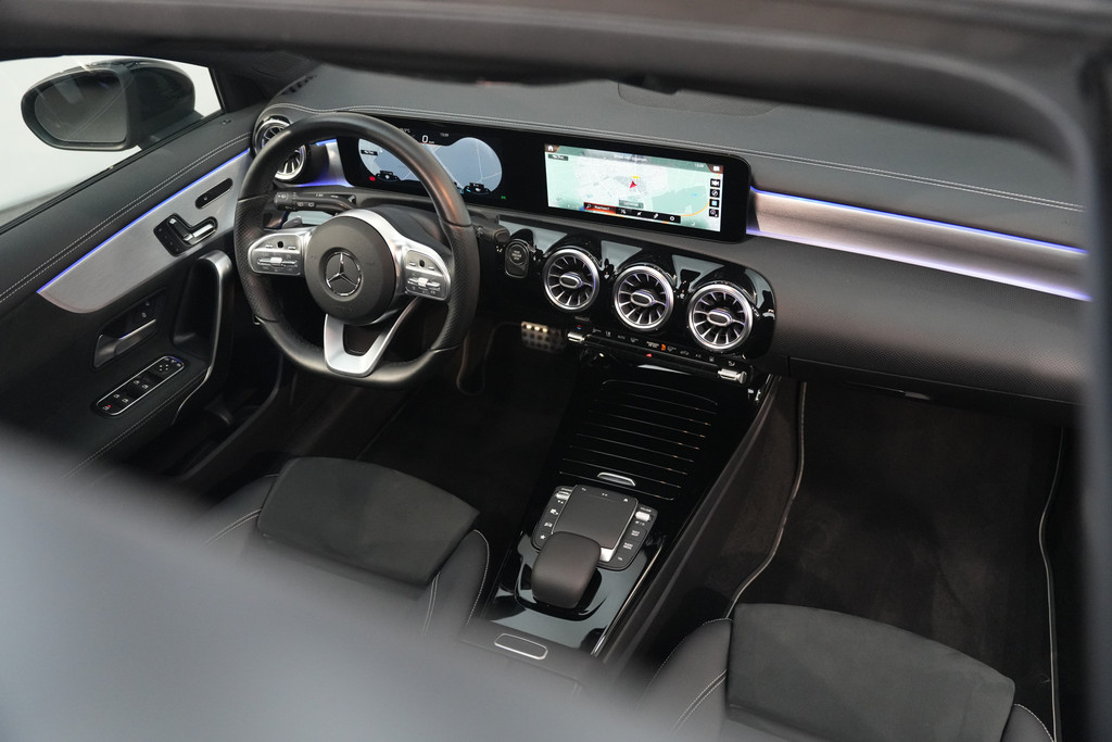 Mercedes-Benz A-Klasse 250 e AMG 51058525-2.jpg | Autocenter Oss